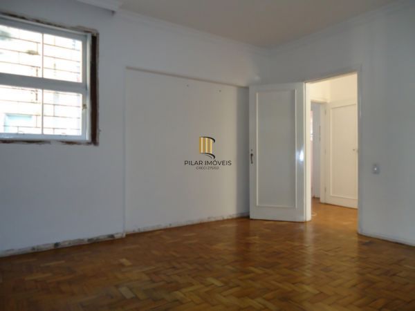 Casa para Venda - 510m², 6 dormitórios, sendo 1 suites, 3 vagas - São João