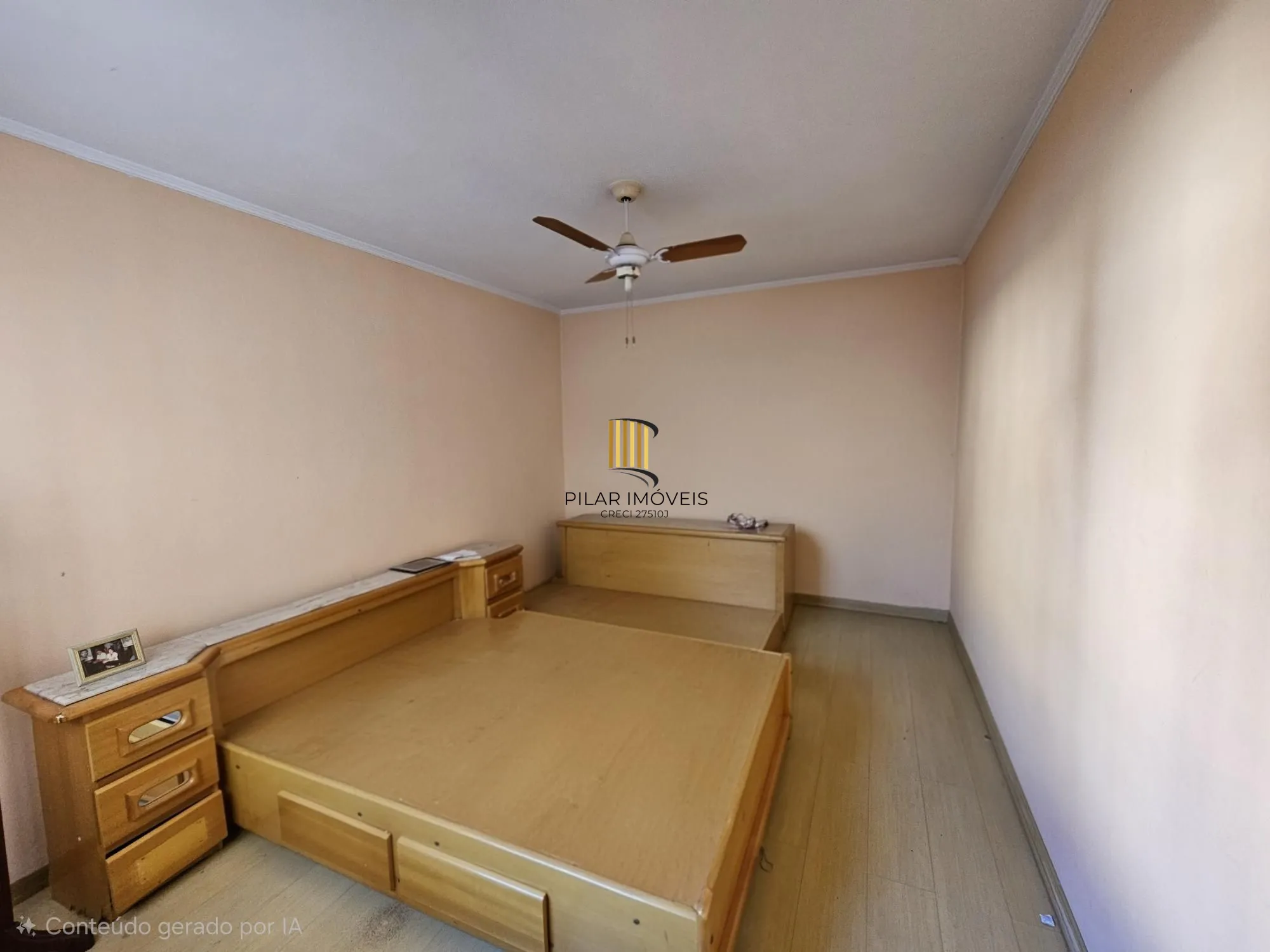 Casa  03 dormitórios  com suite e 02 vagas  no Bairro Mont Serrat