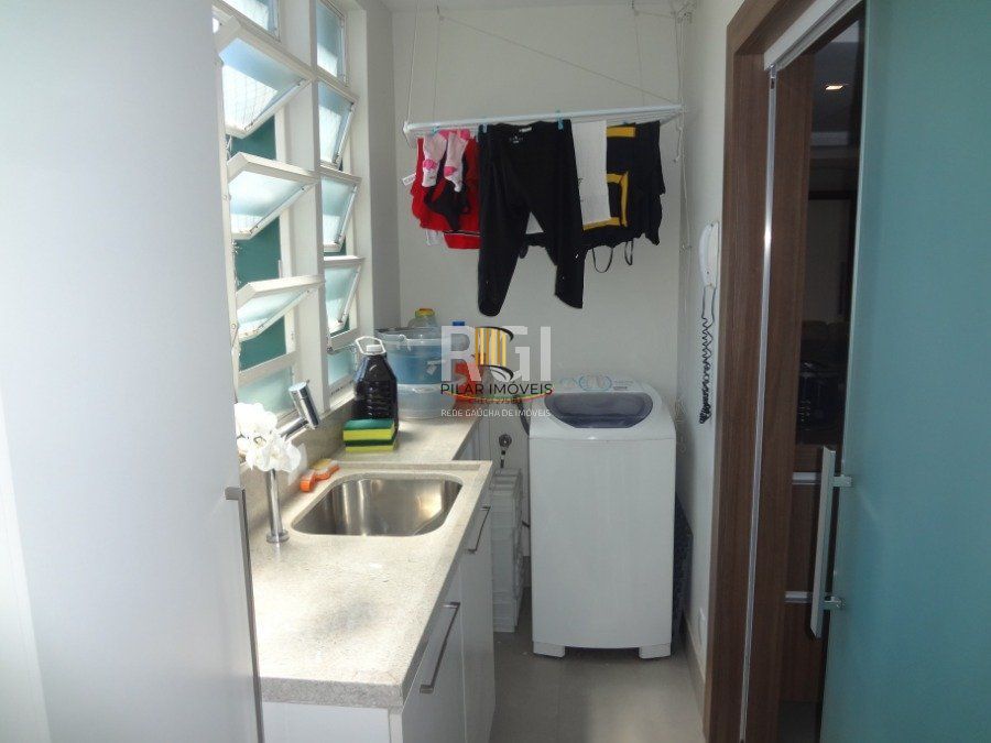 Cobertura para Venda - 267m², 3 dormitórios, sendo 1 suites, 2 vagas - Menino Deus
