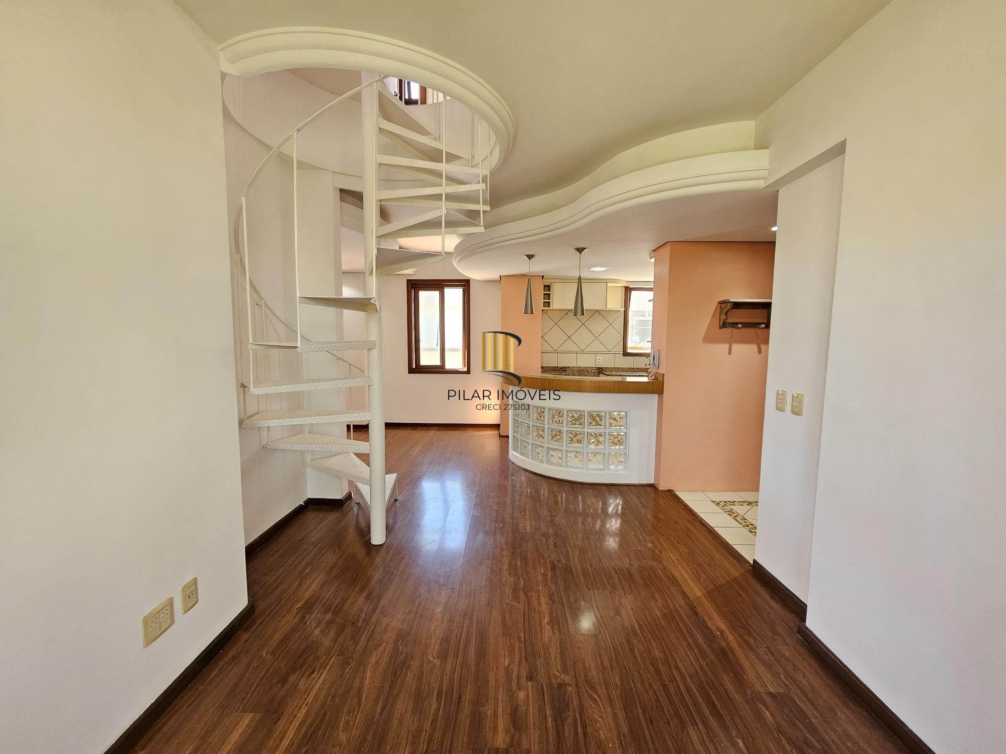 Cobertura 3 dormitórios com vaga no Petrópolis