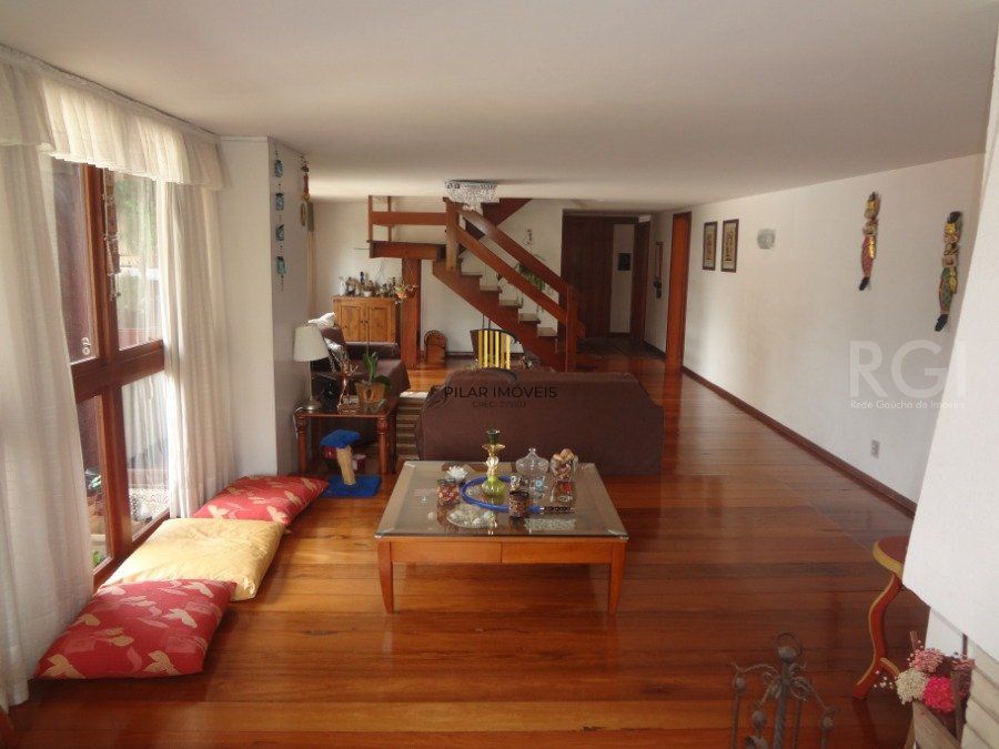 Cobertura para Venda - 263.75m², 3 dormitórios, sendo 1 suites, 2 vagas - Petrópolis