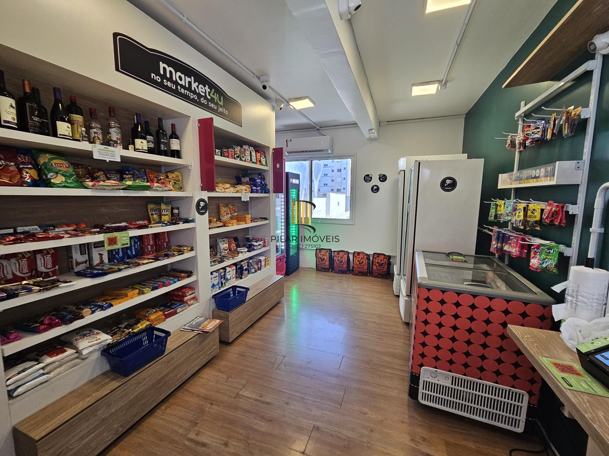 Apartamento 2 dormitórios com vaga e elevador perto da PUC