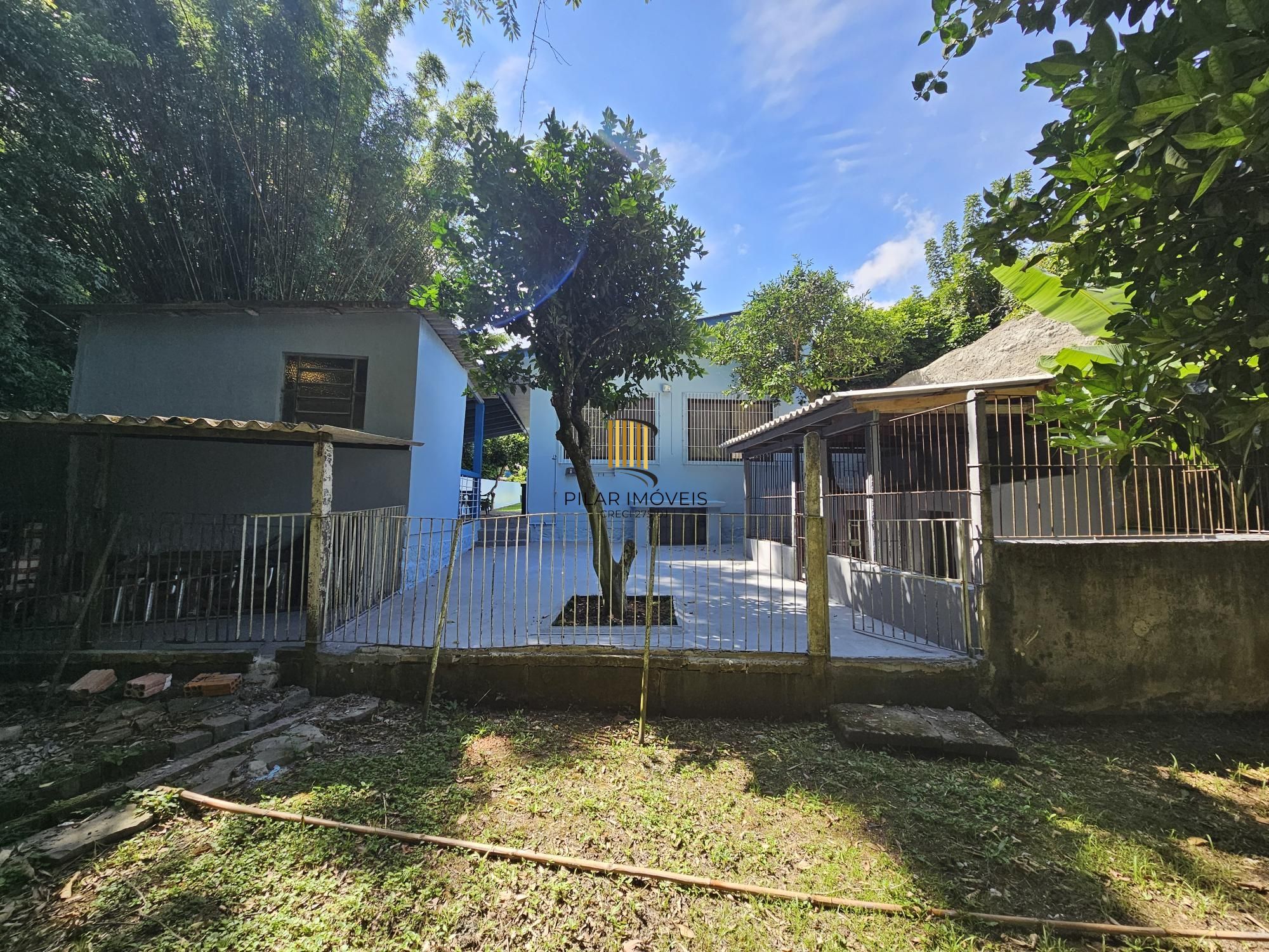 TERRENO COM MAIS DE 790M2 | CASA IMPECÁVEL DE 2 DORMITÓRIOS