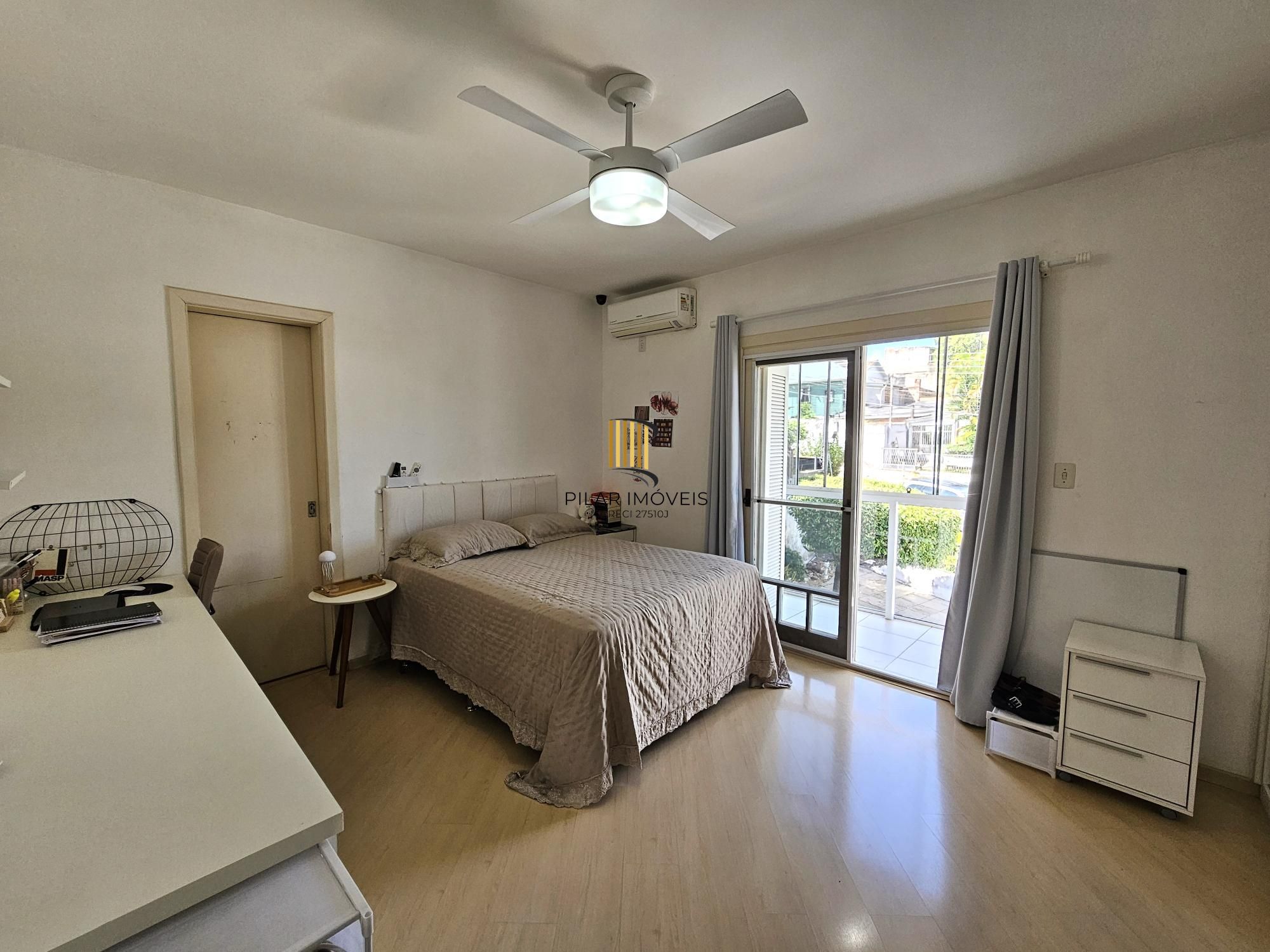 SOBRADO COM 3 SUÍTES + DORMITÓRIOS NO TÉRRREO | PISCINA | E MUITO MAIS