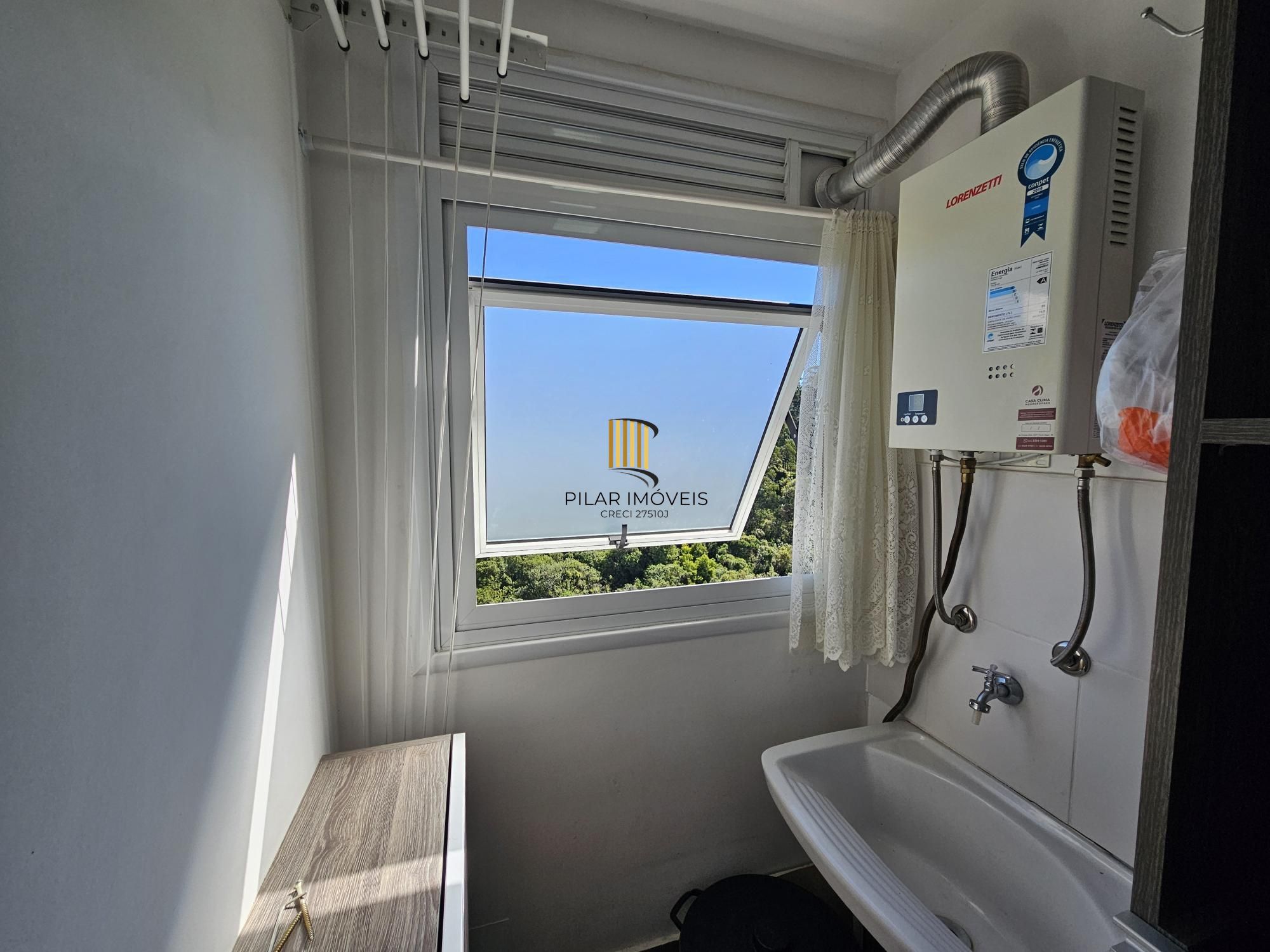 Apartamento 2 dormitórios com vaga coberta