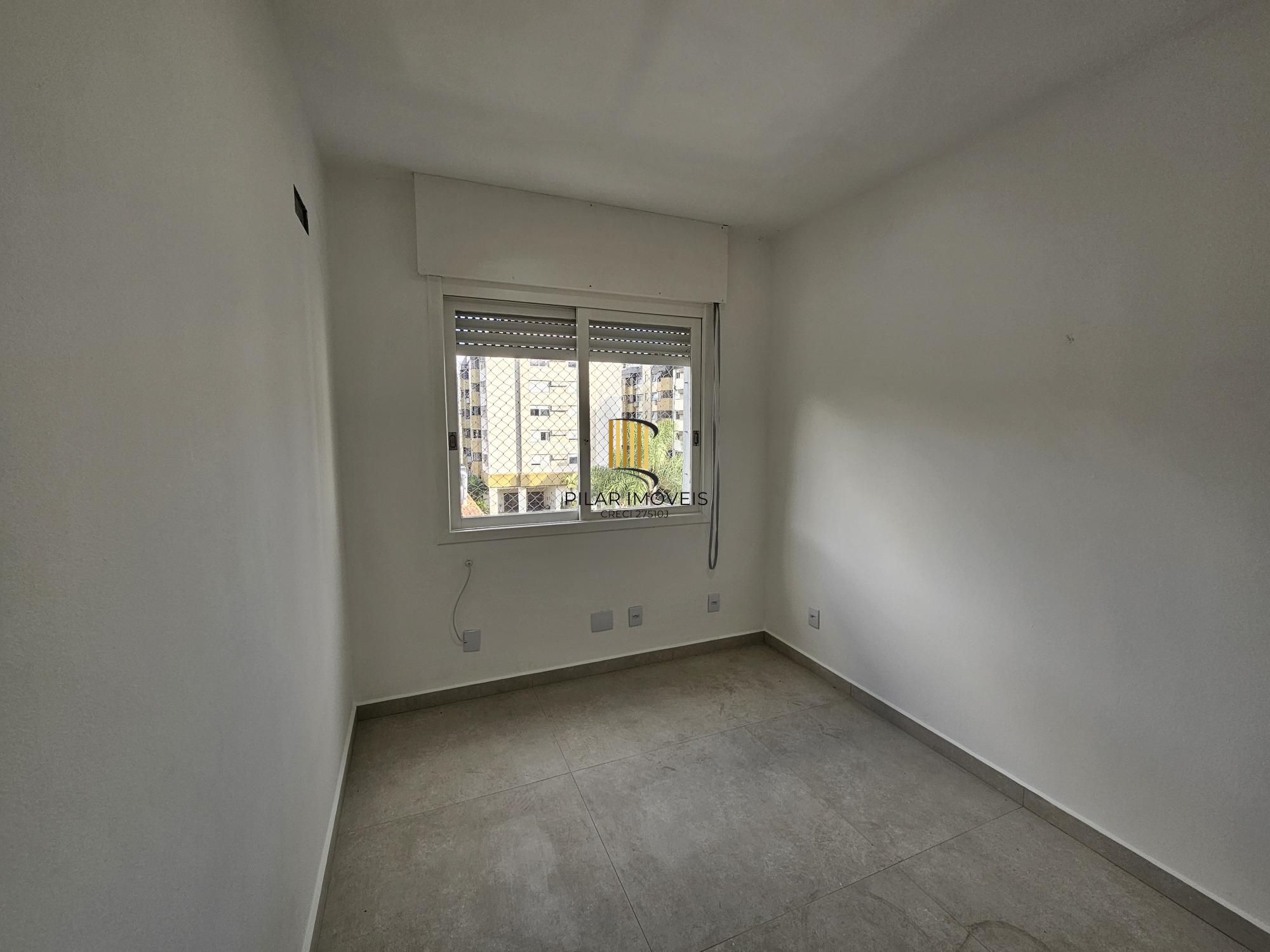 Apartamento 2 dormitórios, sacada com churrasqueira no Cristo Redentor