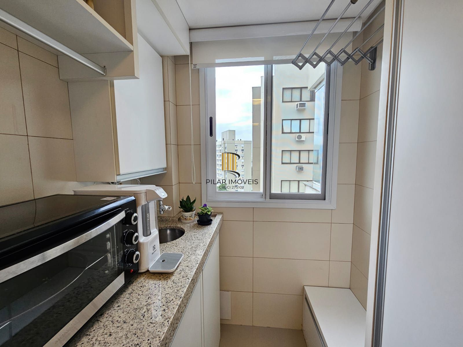 Apartamento 1 dormitório com 2 vagas perto do Bourbom e PUC
