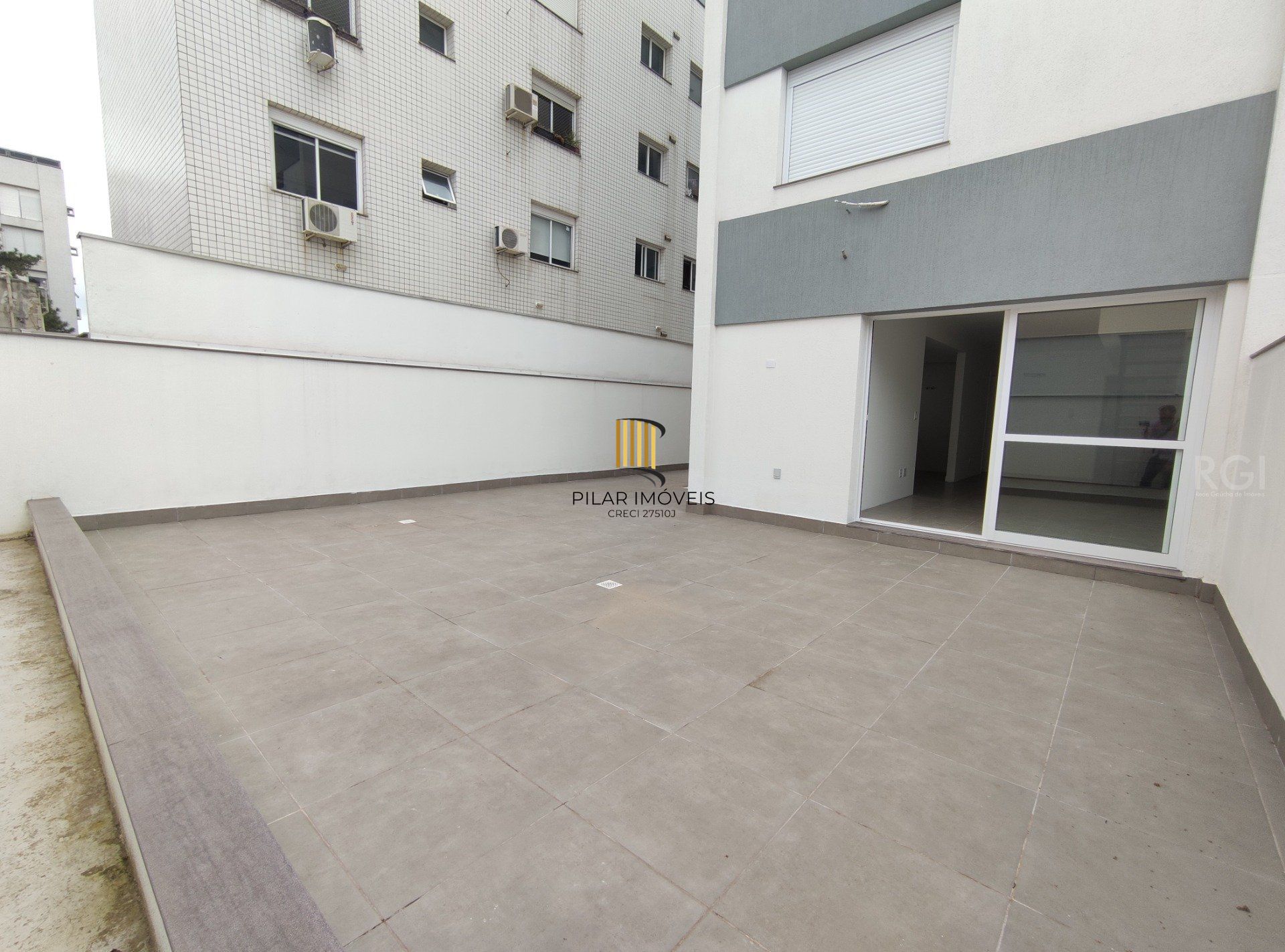 Duplex para Venda - 179.08m², 2 dormitórios, sendo 2 suites, 2 vagas - Petrópolis