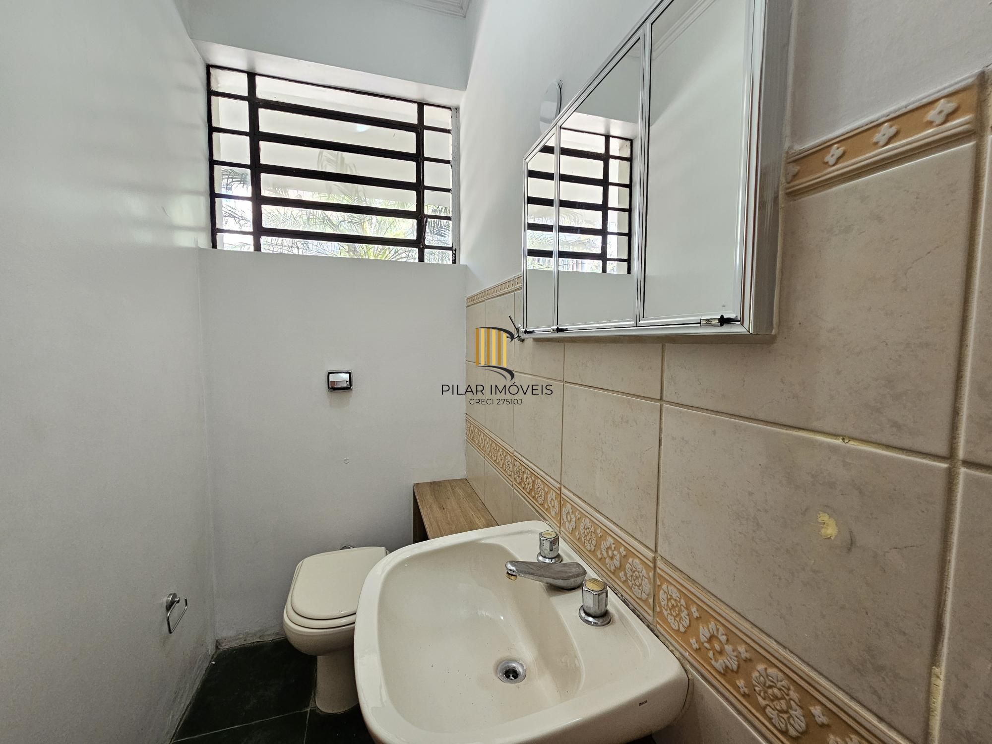 CASA EXCLUSIVA NO BAIRRO TRÊS FIGUEIRAS