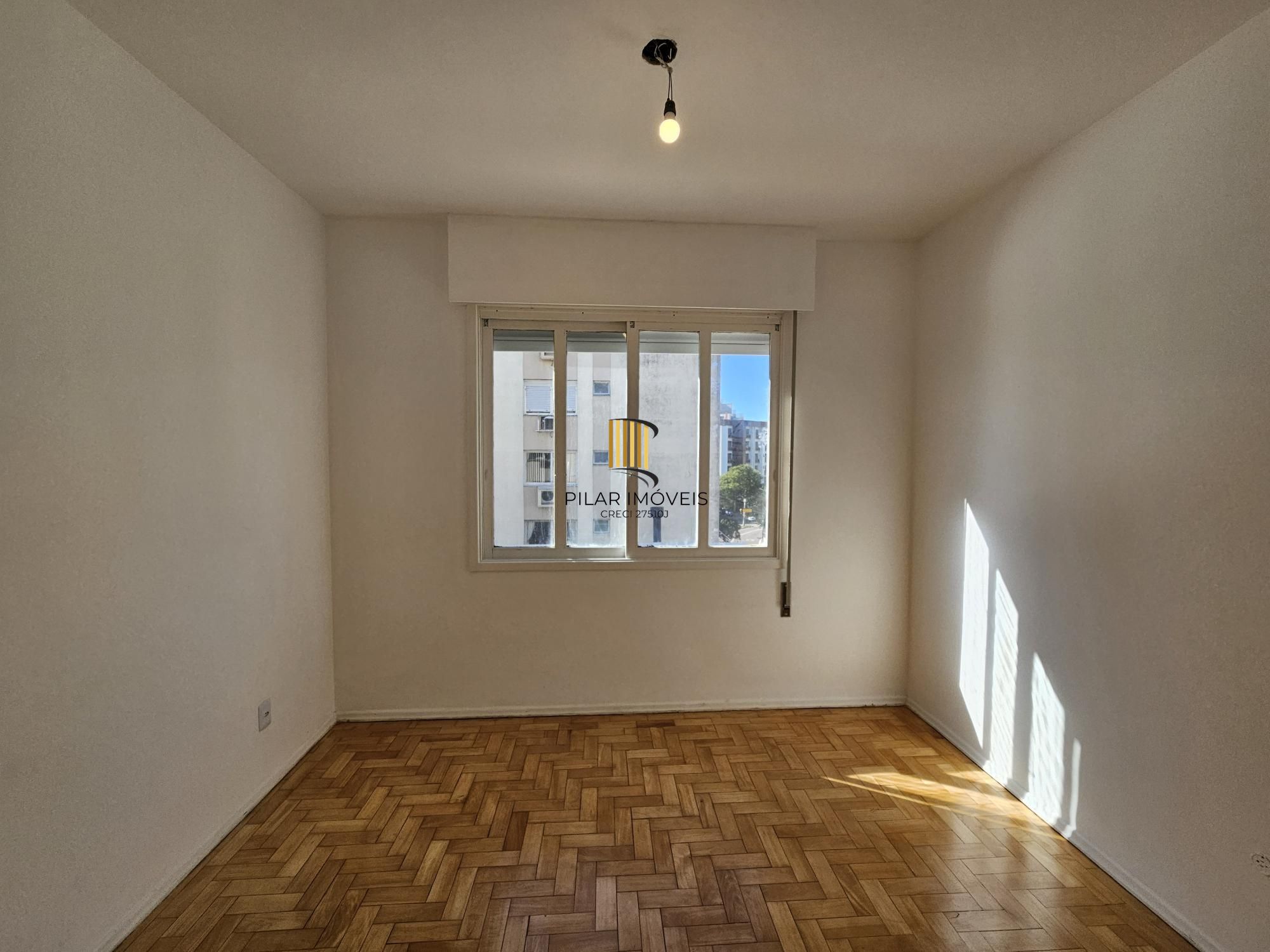 Apartamento 2 dormitórios com elevador na Cristóvão