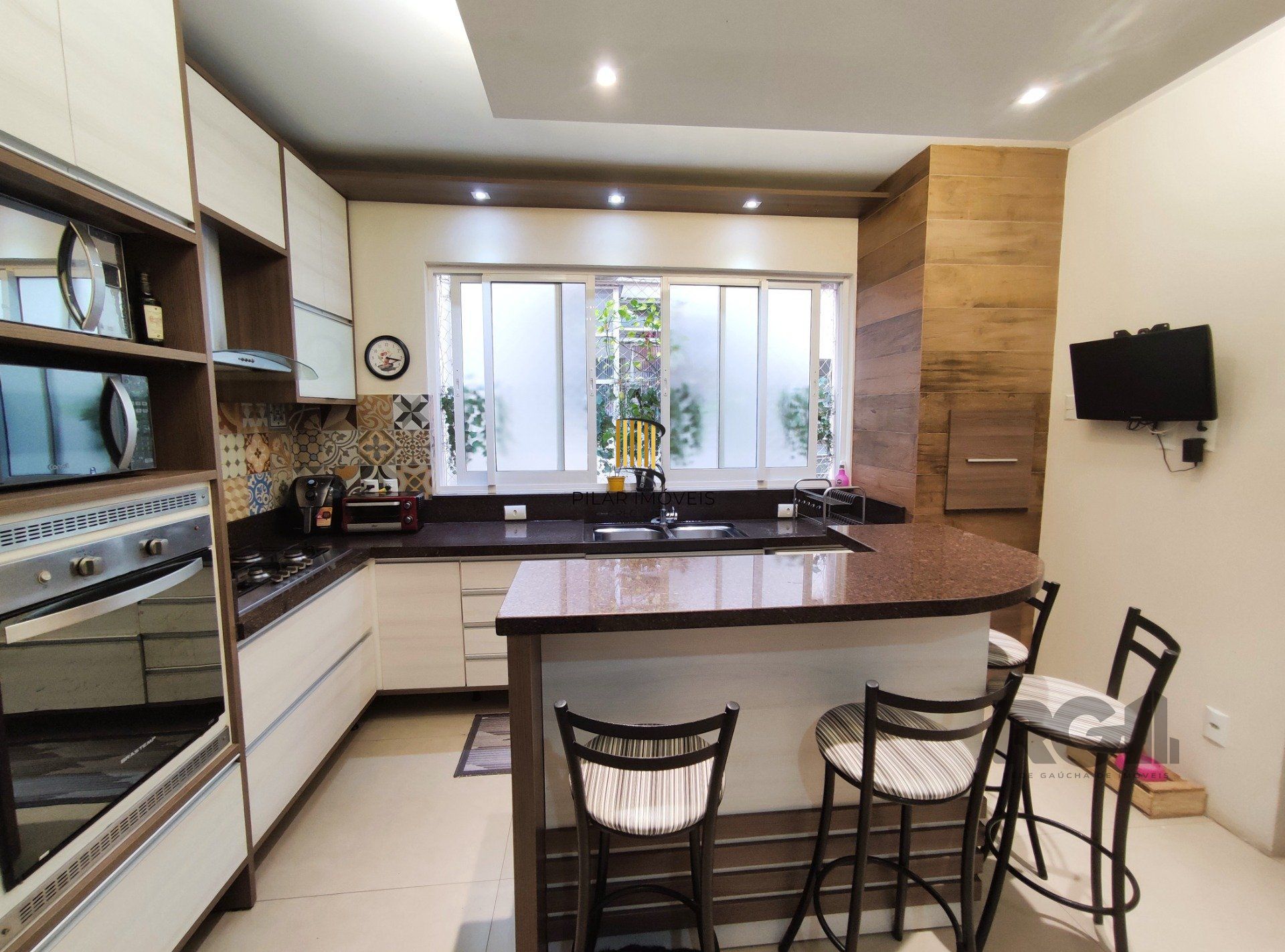 Apartamento 3 dormitórios com churrasqueira no Bom Fim