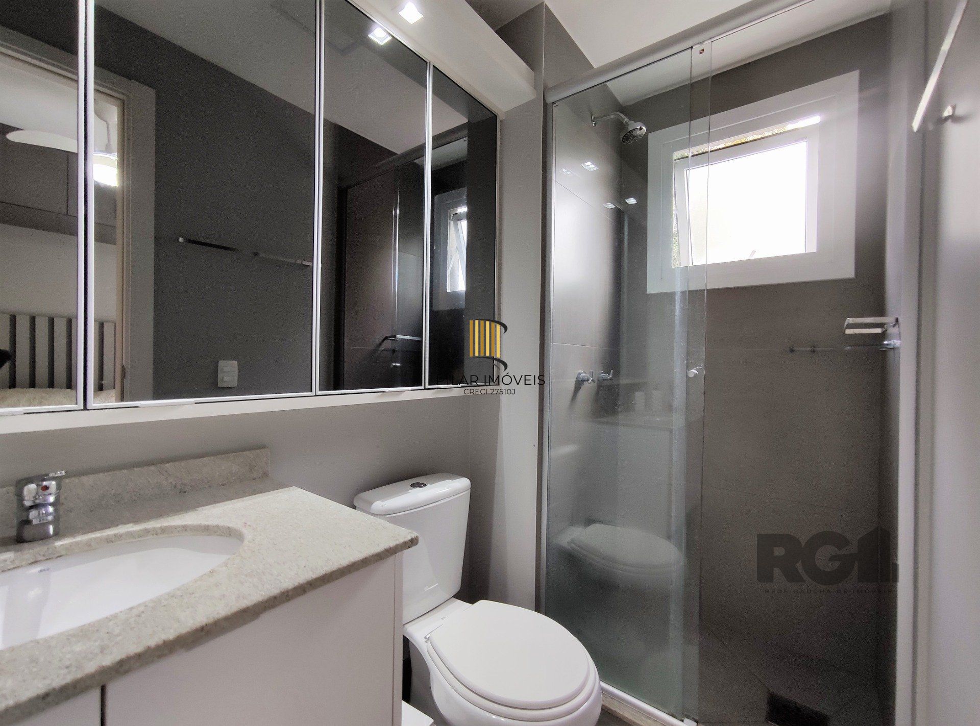 Apartamento 2 dormitórios no bairro Glória