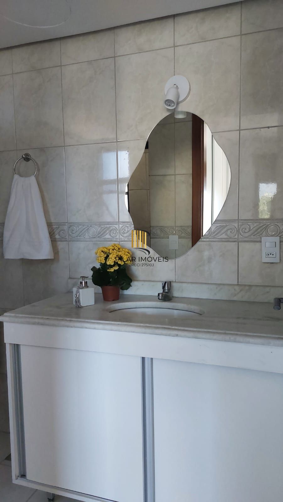 Apartamento 02 Dormitórios e 02 vagas no bairro Higienópolis