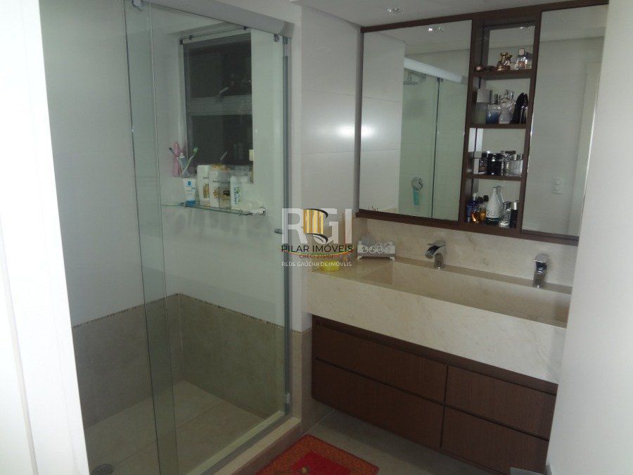 Cobertura para Venda - 267m², 3 dormitórios, sendo 1 suites, 2 vagas - Menino Deus