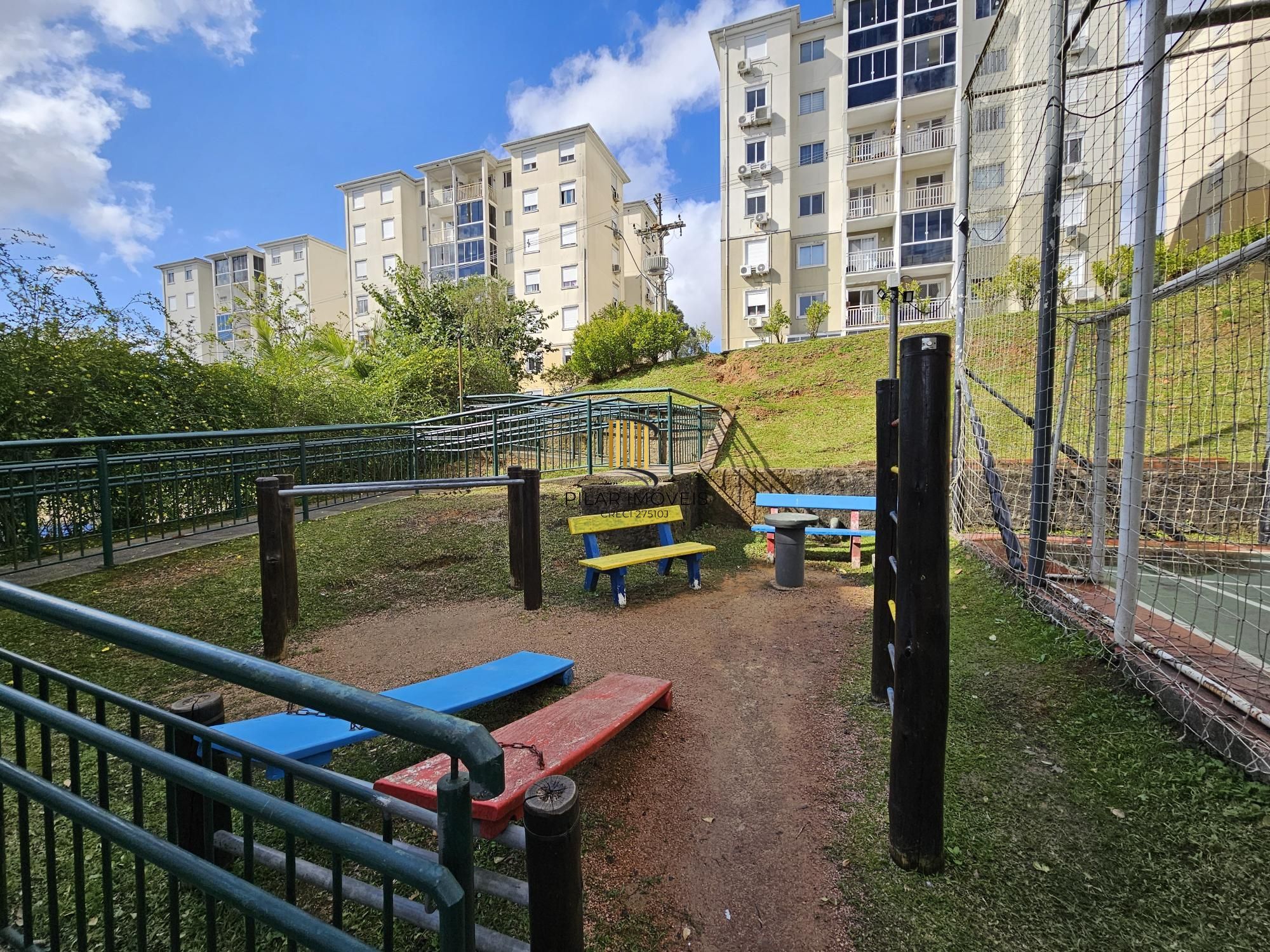 Apartamento 2 dormitórios mobiliado com vaga e elevador no Alto Petrópolis