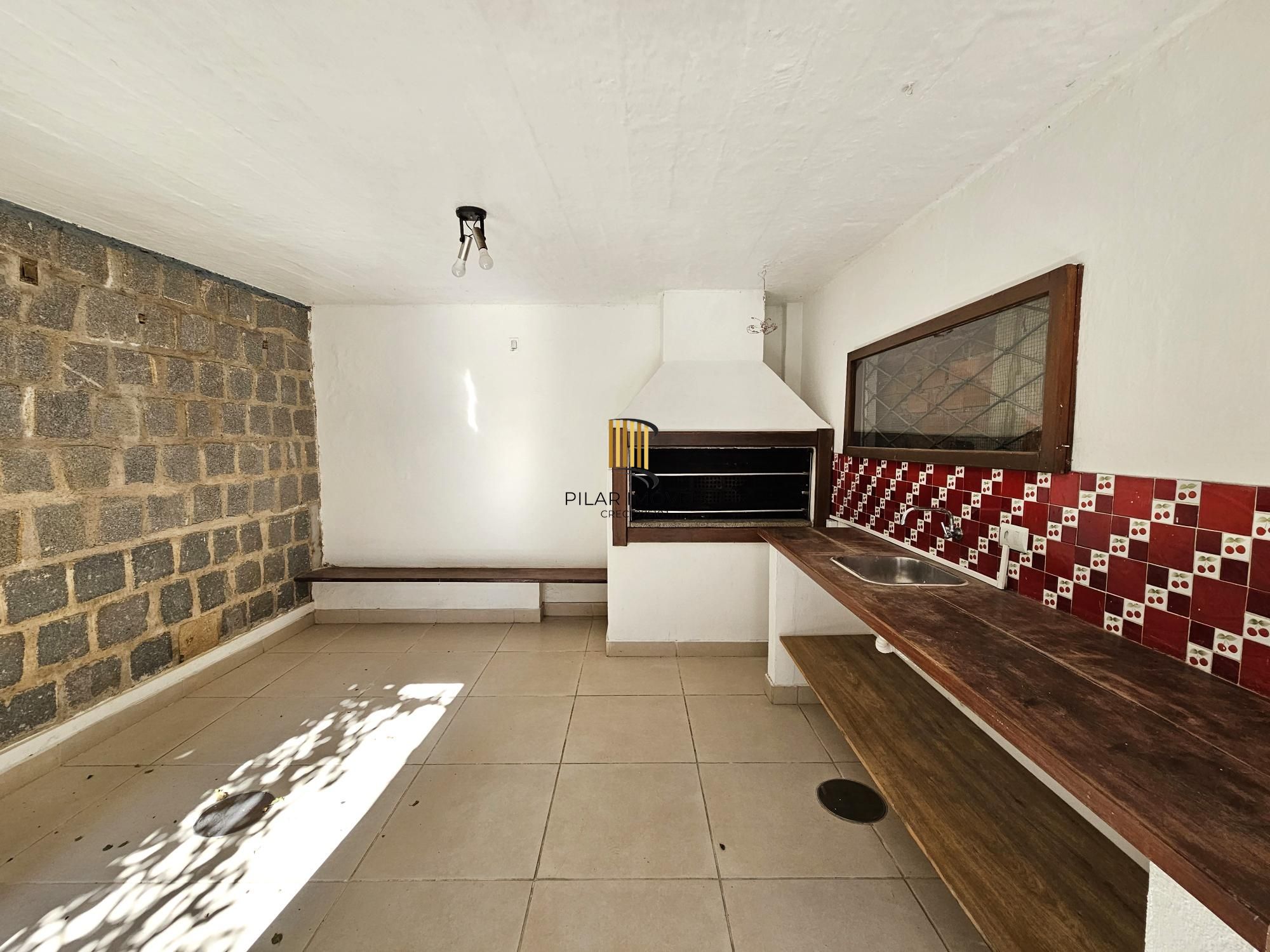 CASA EXCLUSIVA NO BAIRRO TRÊS FIGUEIRAS