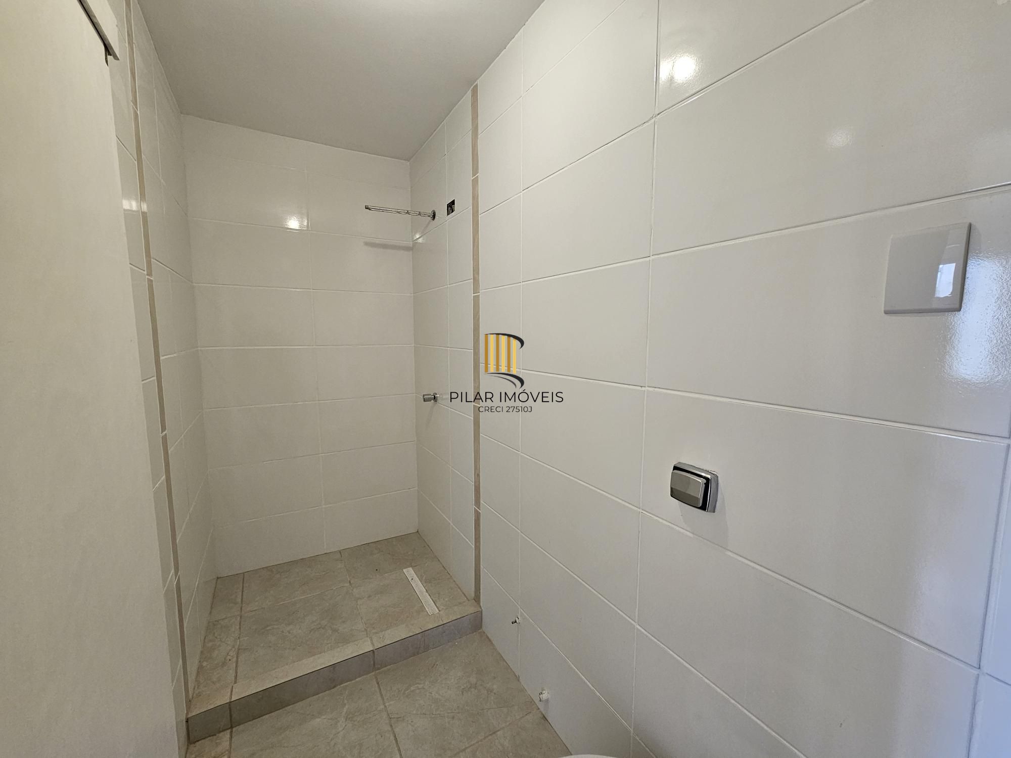 Apartamento 2 dormitórios com elevador na Cristóvão