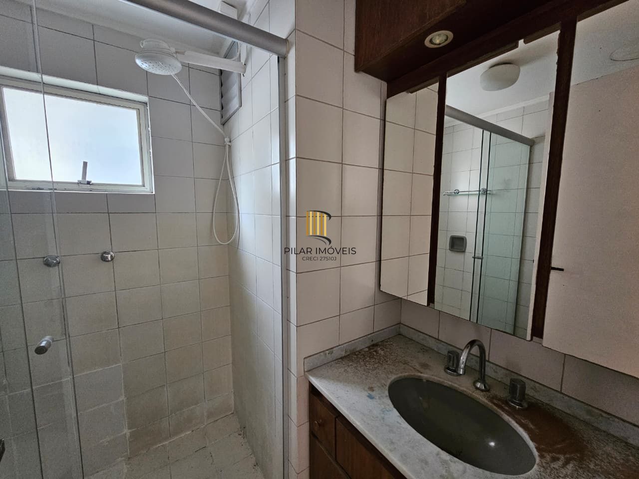 Apartamento 2 dormitórios com sacada e churrasqueira no Bom Fim