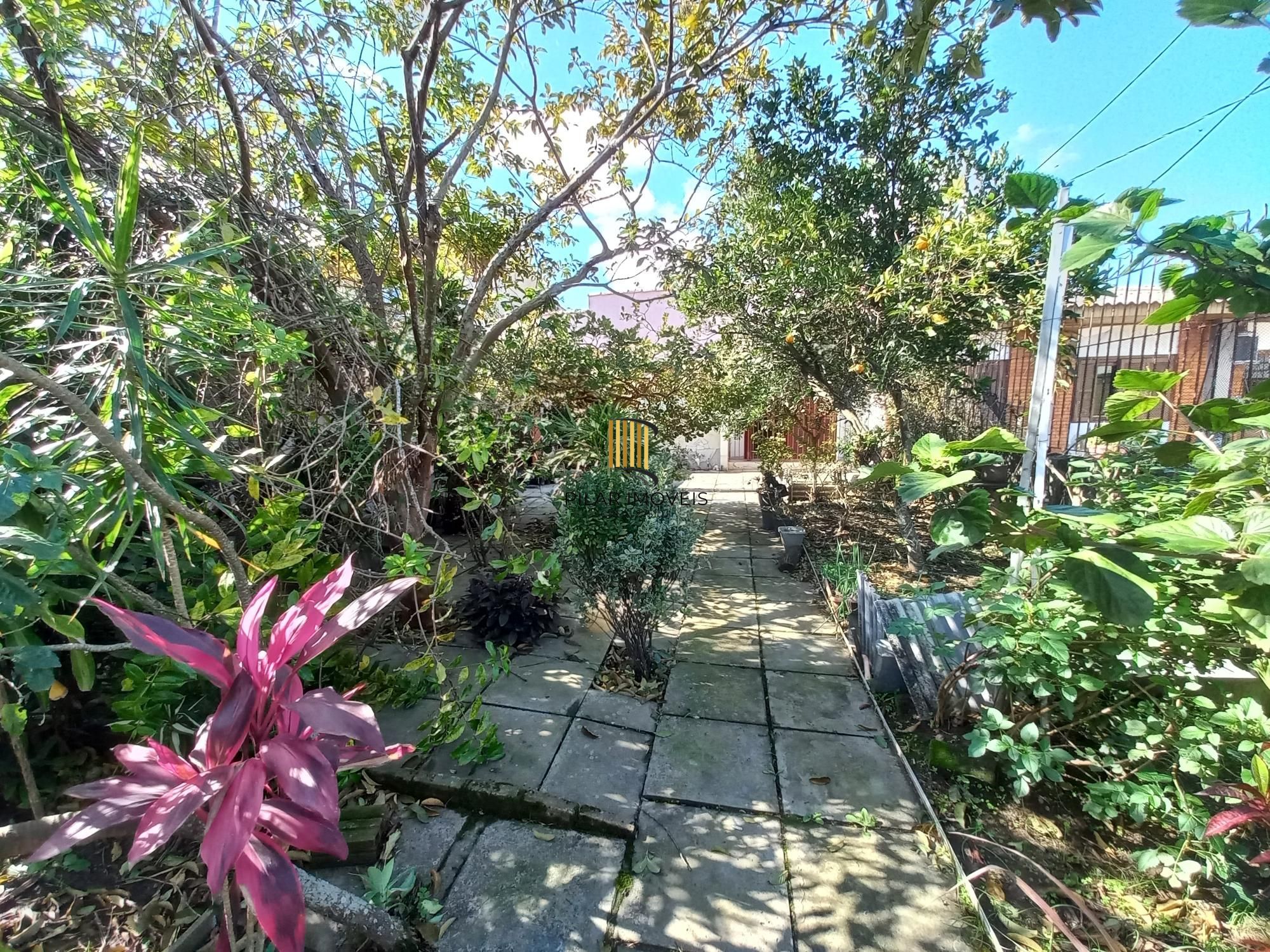 Casa 2 dormitórios no bairro Restinga