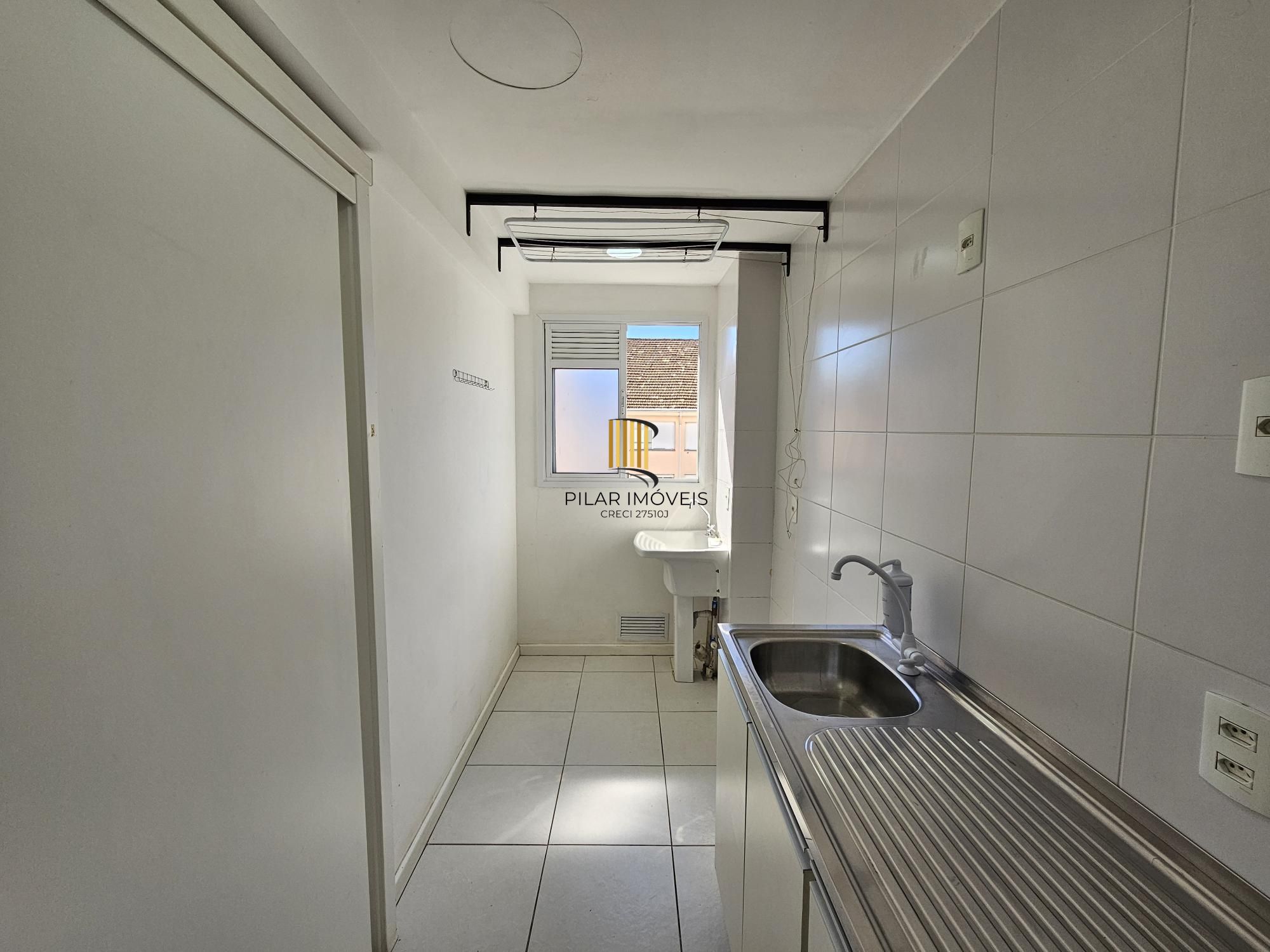 Apartamento 2 dormitórios com vaga e elevador perto da PUC