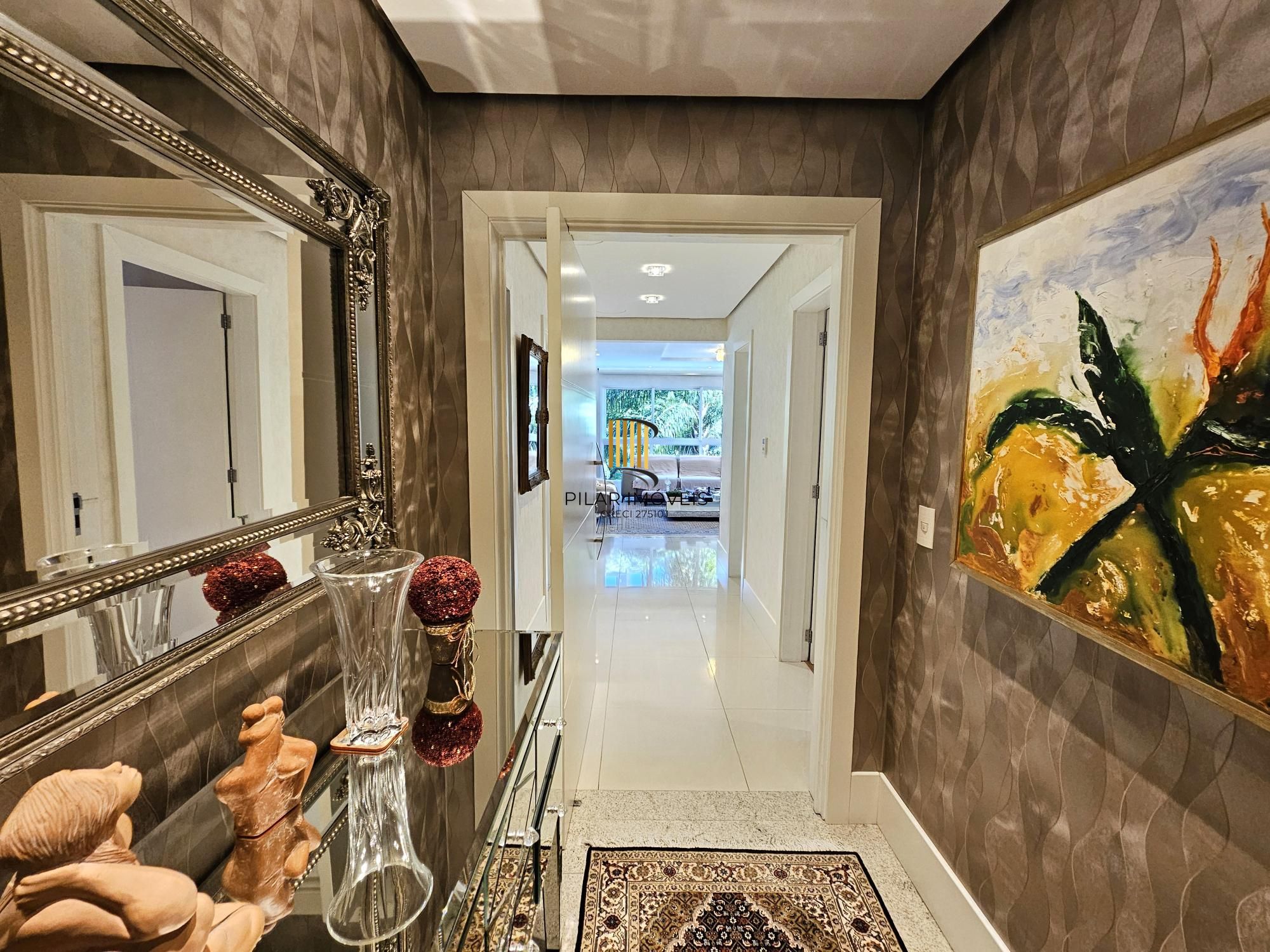 ALTO PADRÃO | BELA VISTA | 3 SUÍTES + 4 VAGAS | MOBILIADO