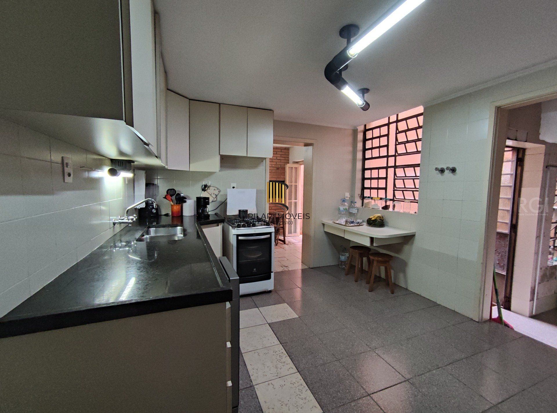 Sobrado para Venda - 345m², 4 dormitórios, sendo 2 suites, 2 vagas - Independência
