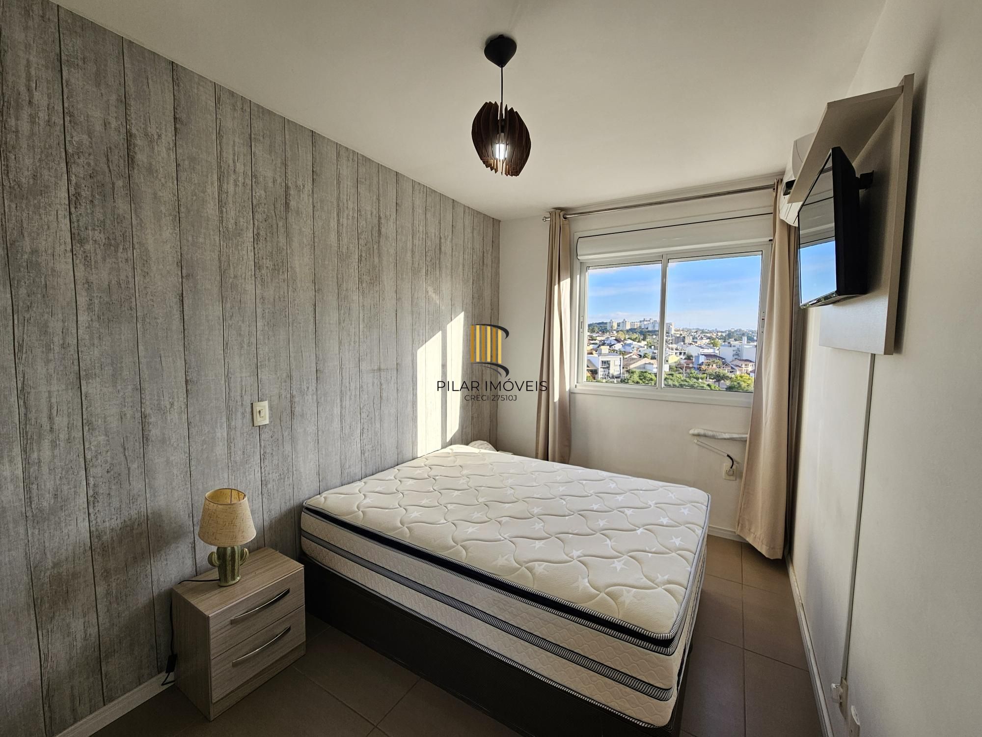 Apartamento 2 dormitórios com vaga coberta