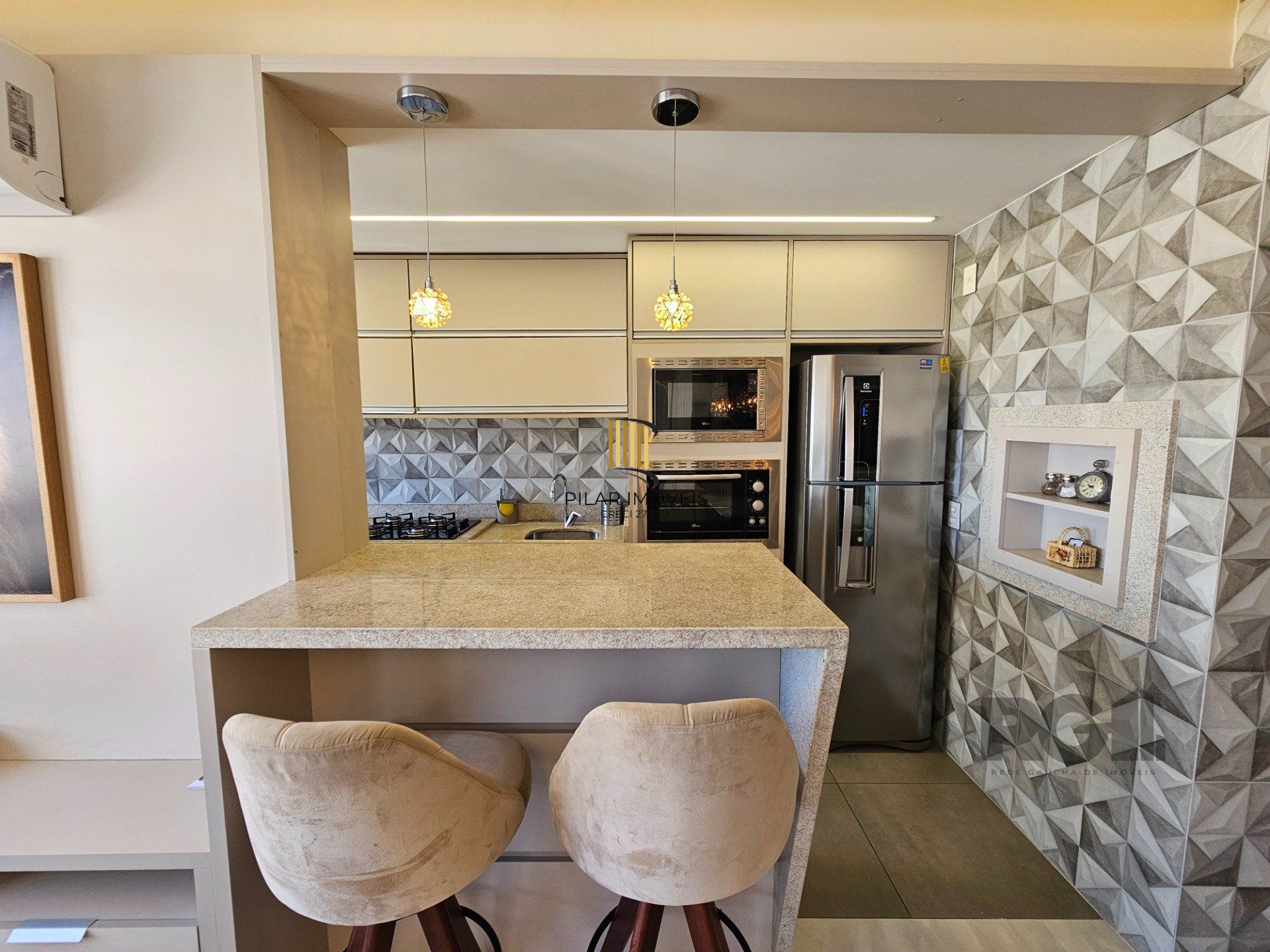 Apartamento para Venda - 67.43m², 2 dormitórios, sendo 1 suites, 2 vagas - Jardim Lindóia