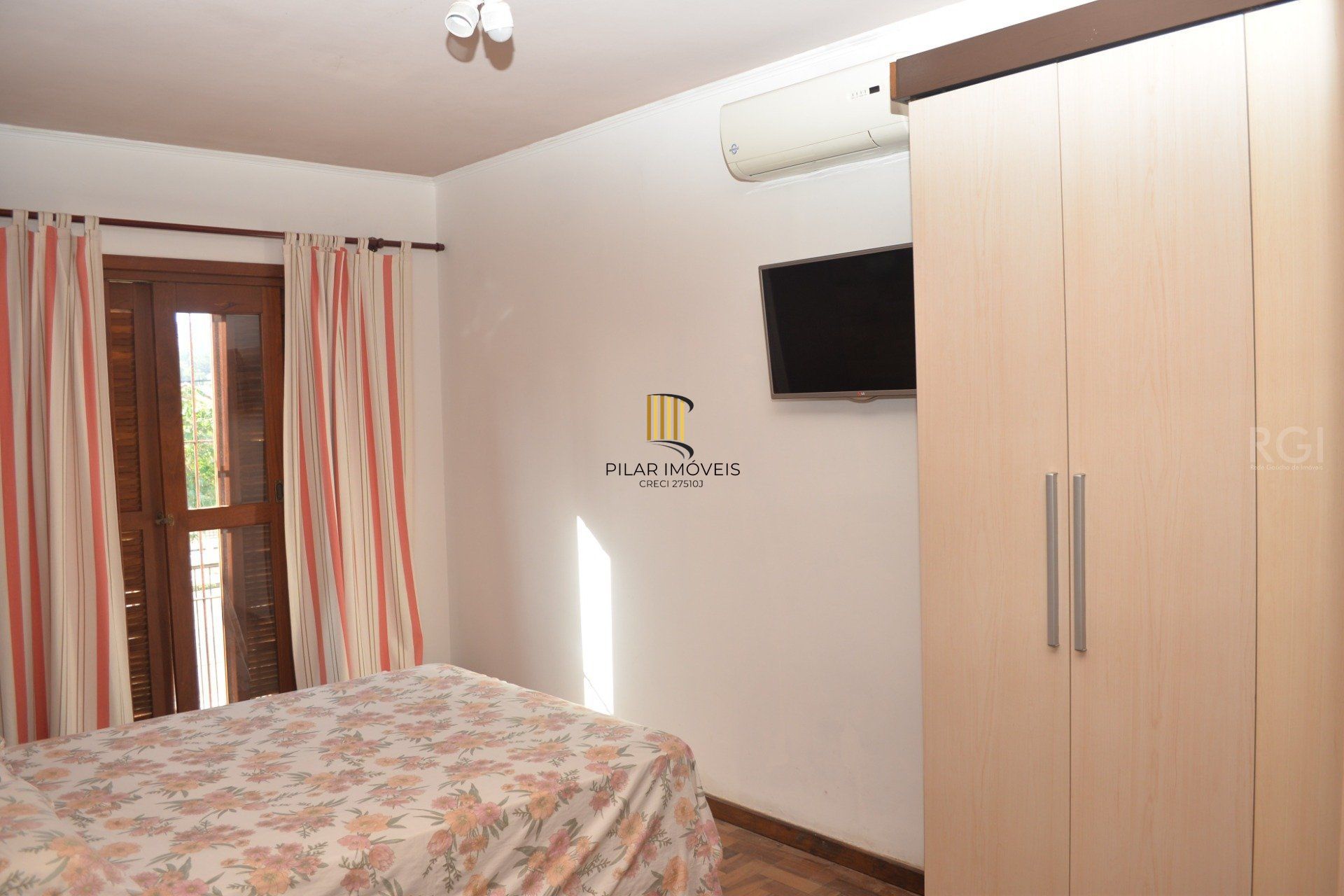 Sobrado para Venda - 168m², 4 dormitórios, 6 vagas - Jardim Sabará