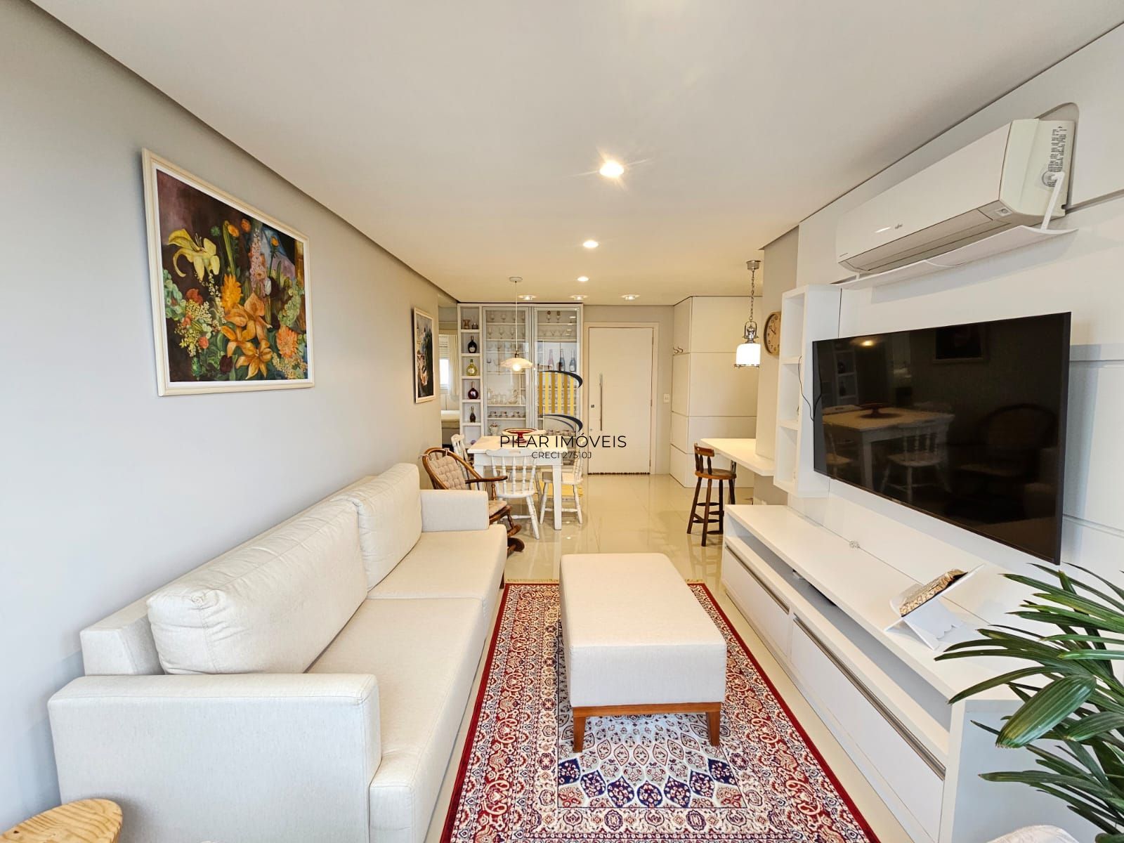 Apartamento 1 dormitório com 2 vagas perto do Bourbom e PUC