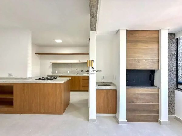 Apartamento 2 dormitórios, sacada com churrasqueira no Cristo Redentor