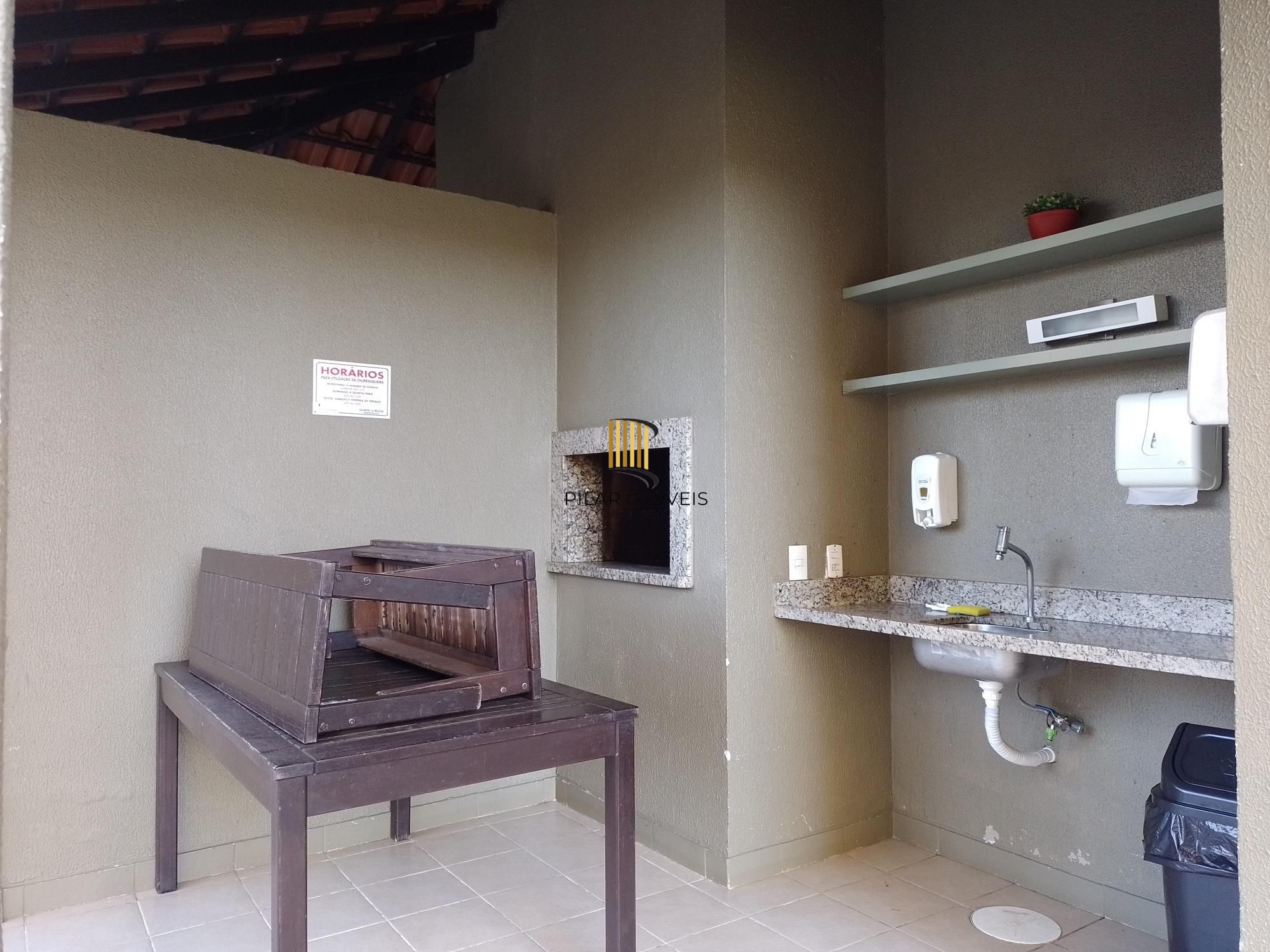 Apartamento 2 dormitórios mobiliado com vaga e elevador no Alto Petrópolis