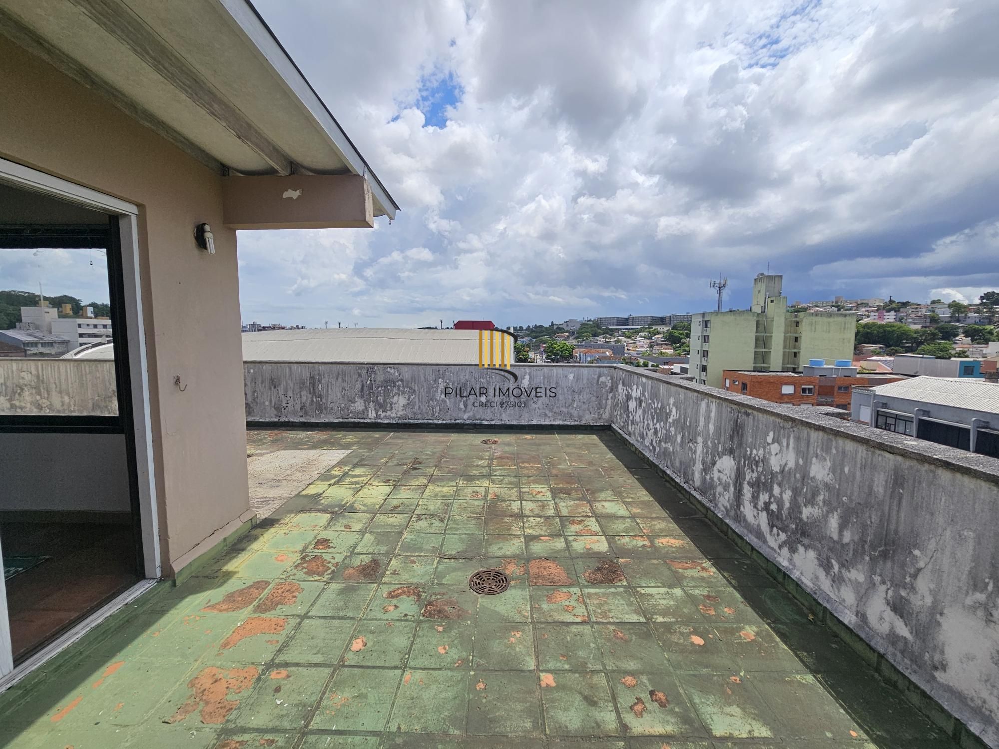 Cobertura 2 dormitórios com suite, elevador e vaga