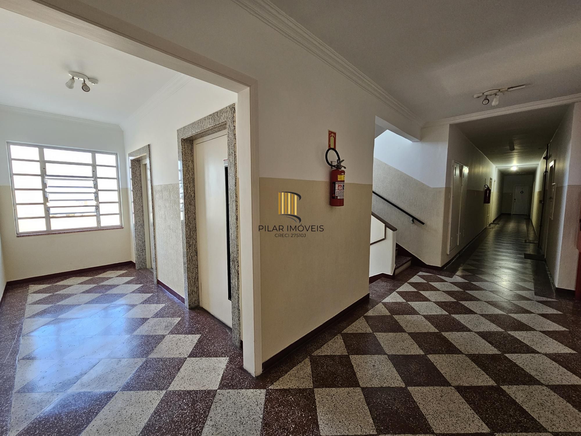 Apartamento 3 dormitórios de frente com vista e elevador no Moinhos de Vento