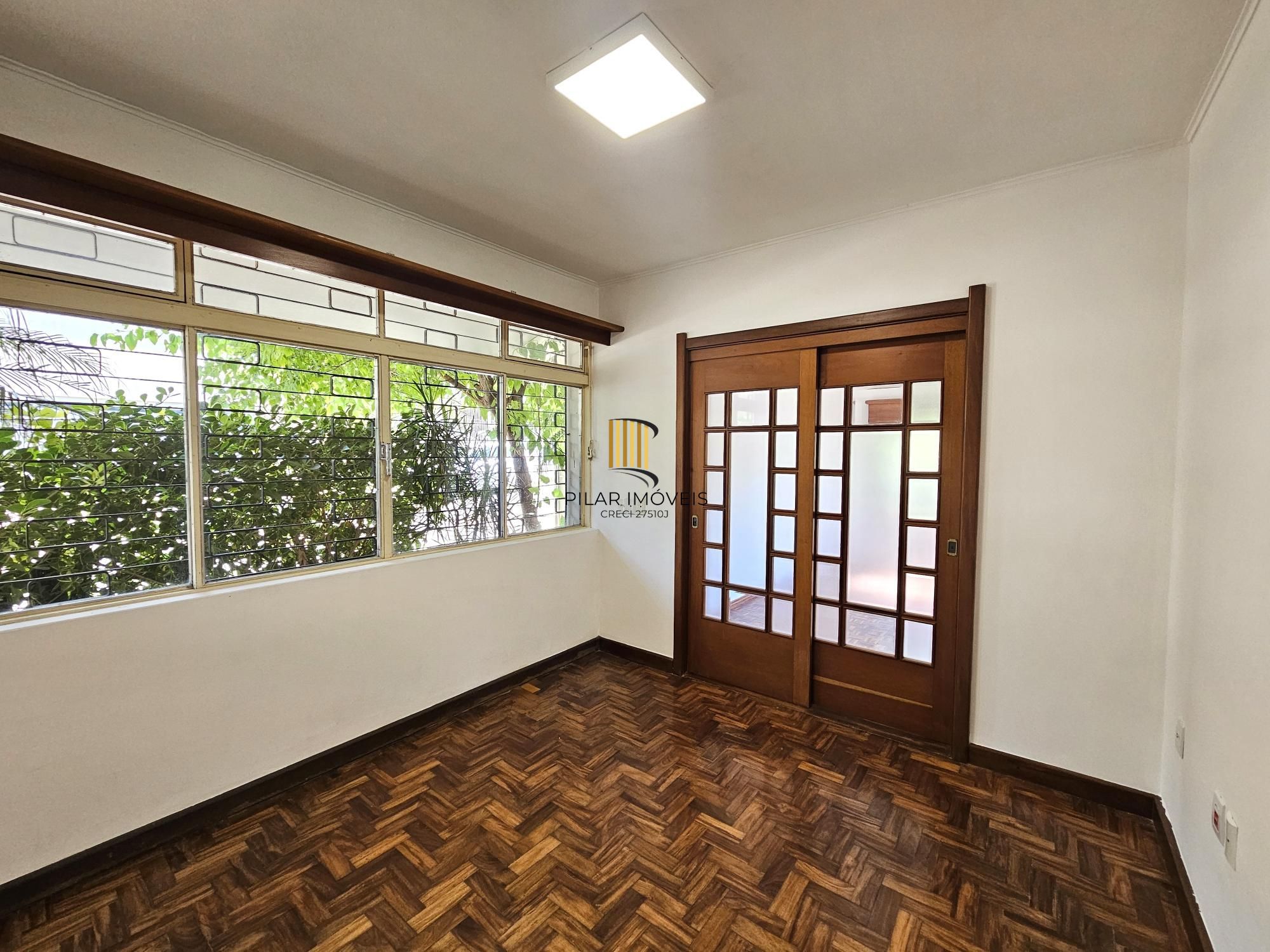 CASA EXCLUSIVA NO BAIRRO TRÊS FIGUEIRAS