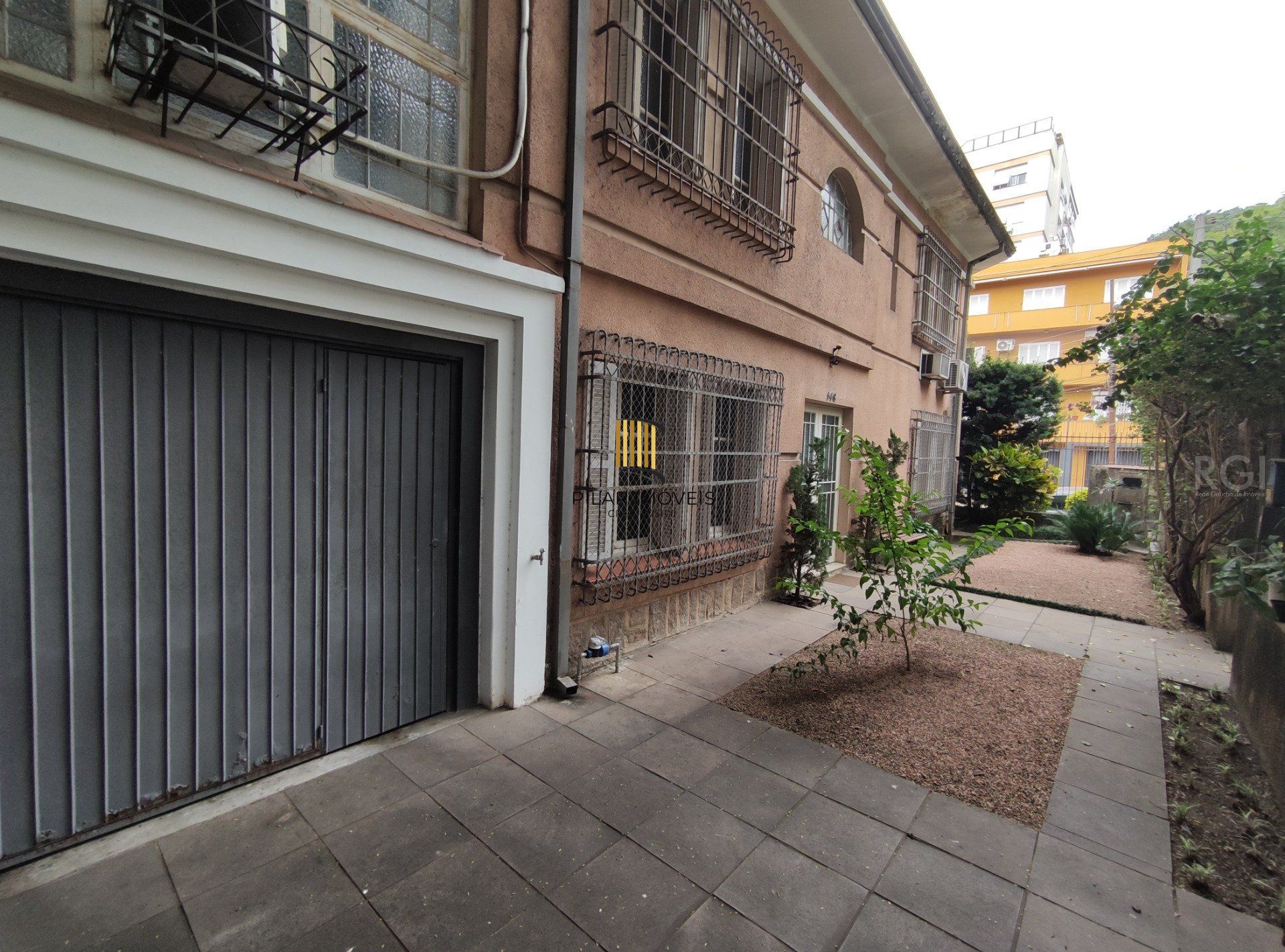 Sobrado para Venda - 345m², 4 dormitórios, sendo 2 suites, 2 vagas - Independência