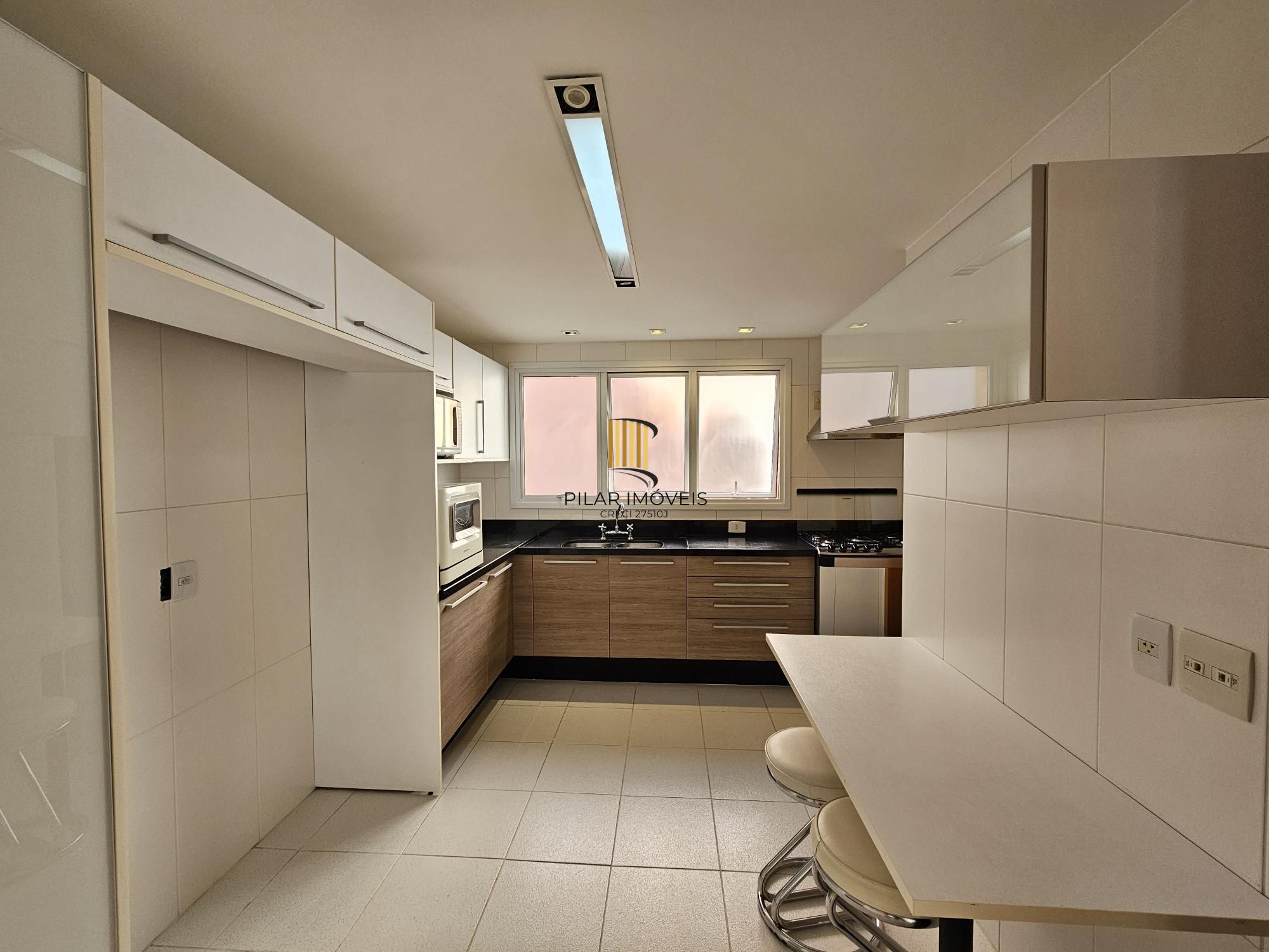 Apartamento 3 suítes na frente do Parque Germânia