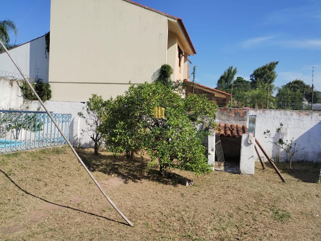 Casa em terreno amplo na Praia do Laranjal, Pelotas 4 quadras da praia