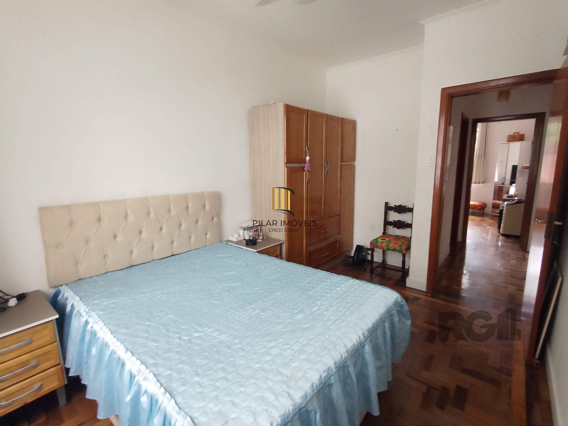 Apartamento 2 dormitórios com vaga e sacada no Menino Deus