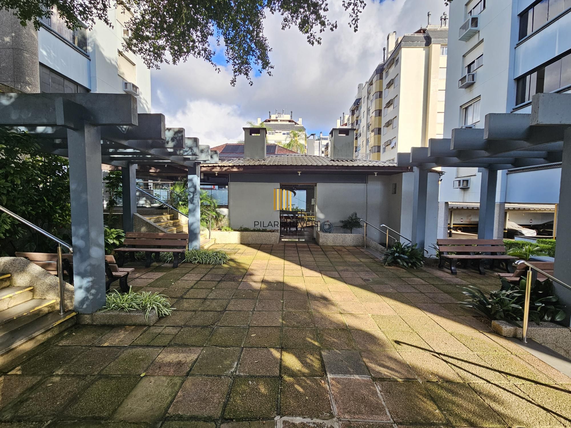 Apartamento 2 dormitórios, sacada com churrasqueira no Cristo Redentor