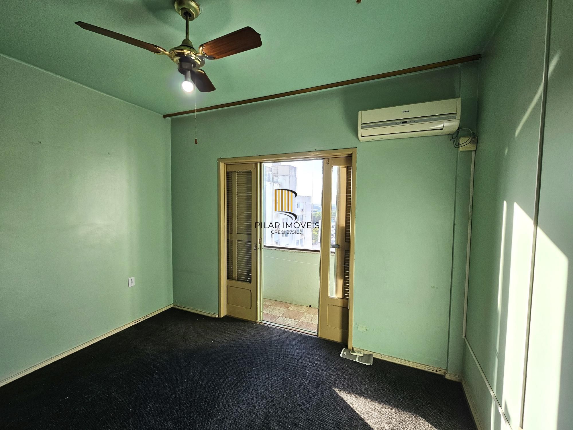 Apartamento 3 dormitórios de frente com vista e elevador no Moinhos de Vento