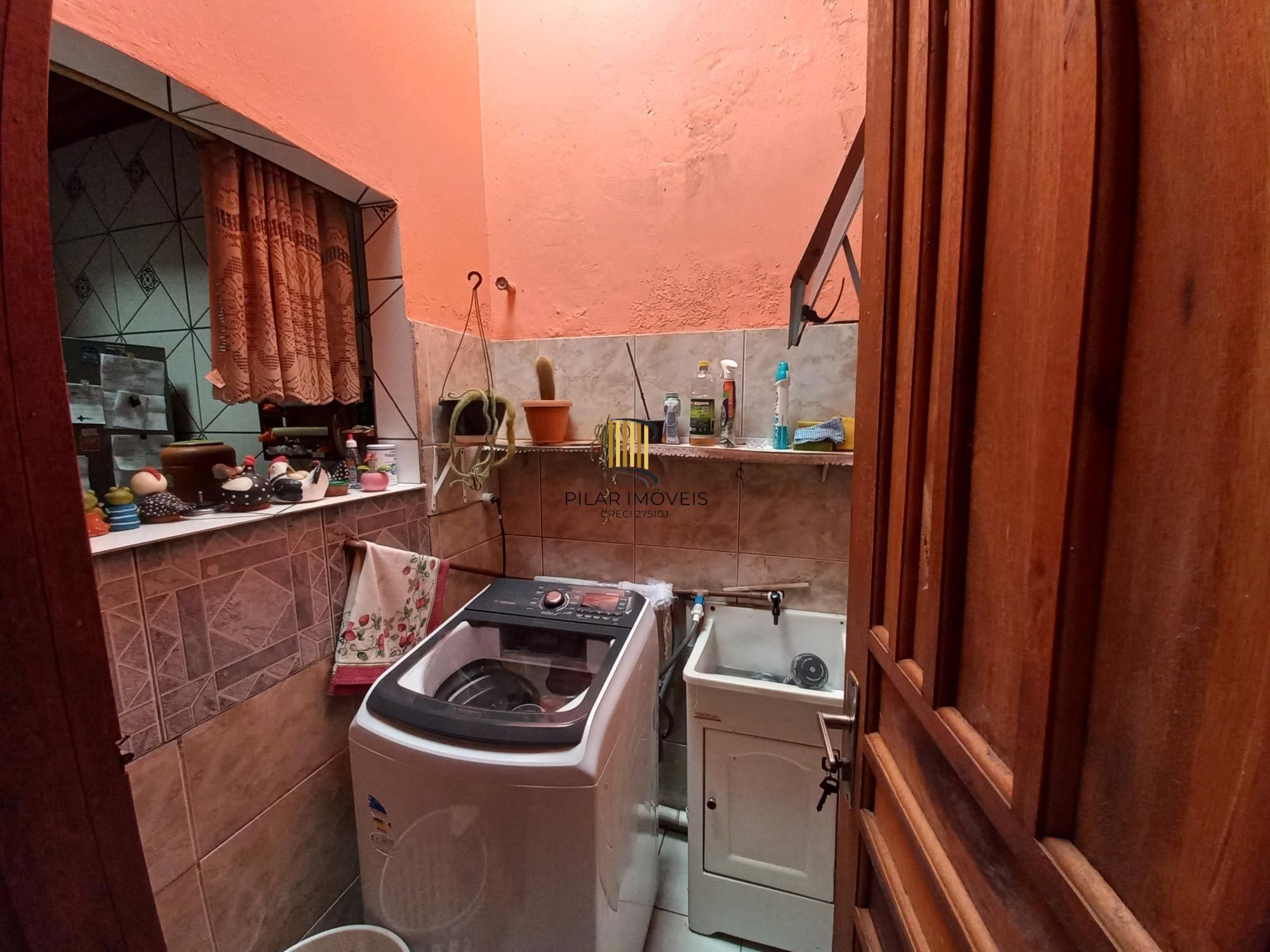 Casa 2 dormitórios no bairro Restinga