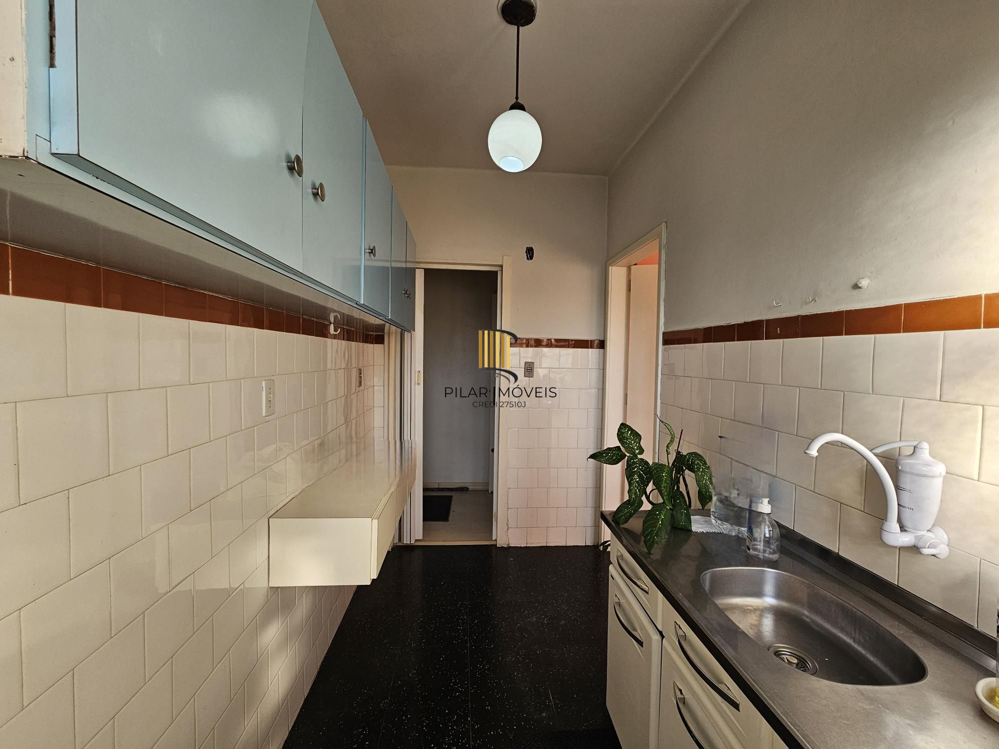 Apartamento 3 dormitórios de frente com vista e elevador no Moinhos de Vento