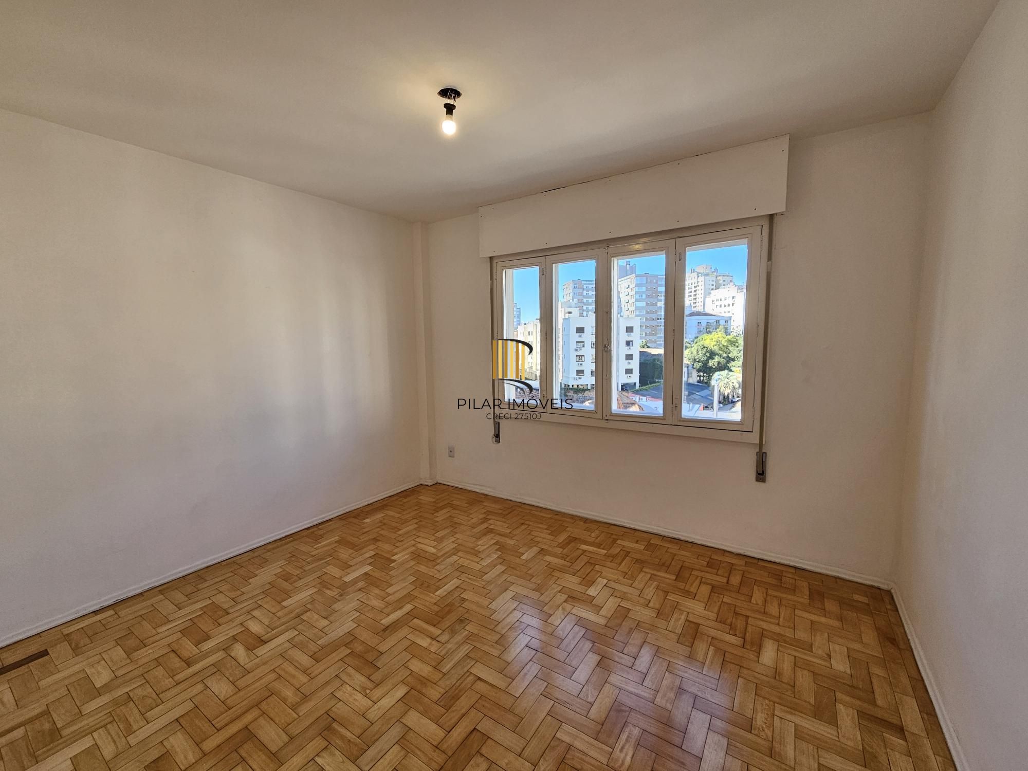 Apartamento 2 dormitórios com elevador na Cristóvão