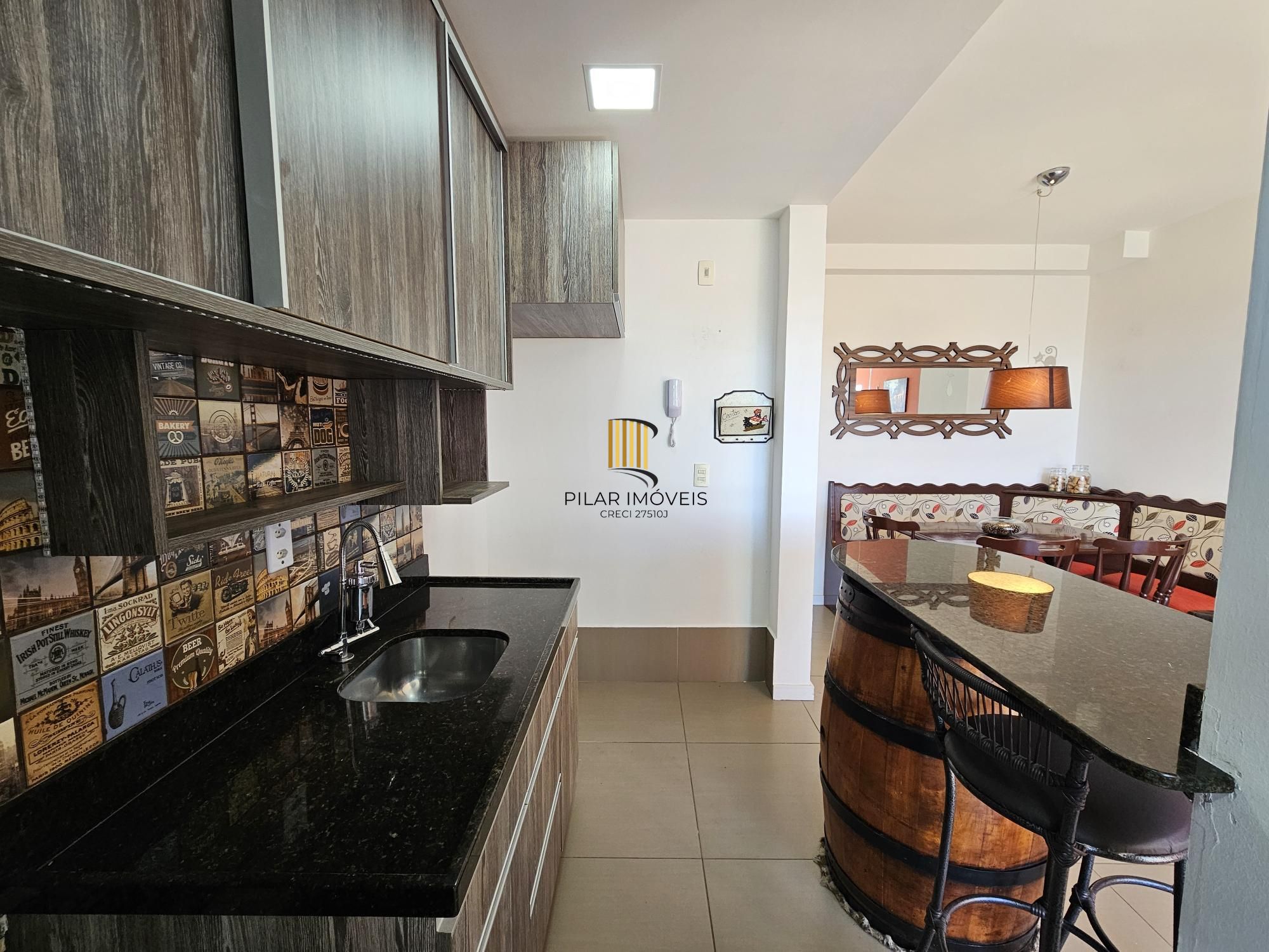 Apartamento 2 dormitórios com vaga coberta