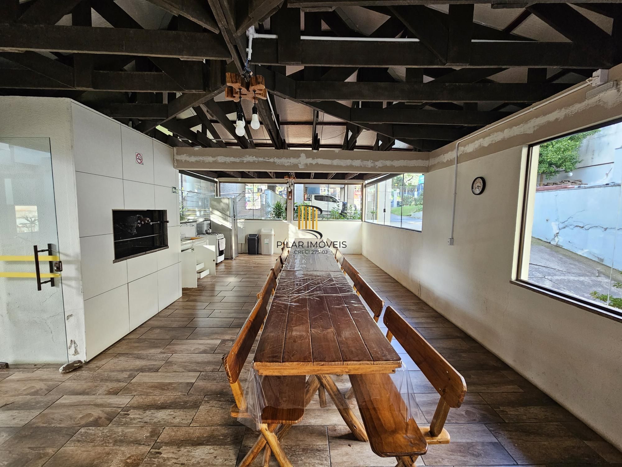 Apartamento 2 dormitórios, sacada com churrasqueira no Cristo Redentor