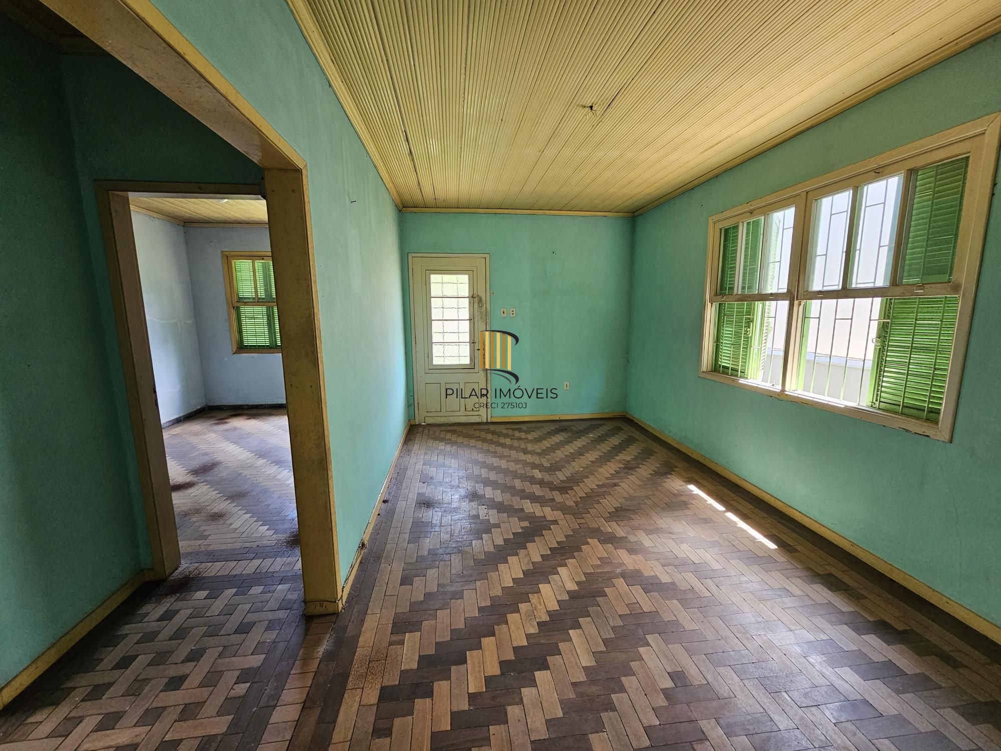 AMPLO TERRENO FRENTE NORTE NA MELHOR RUA DO BAIRRO TRISTEZA