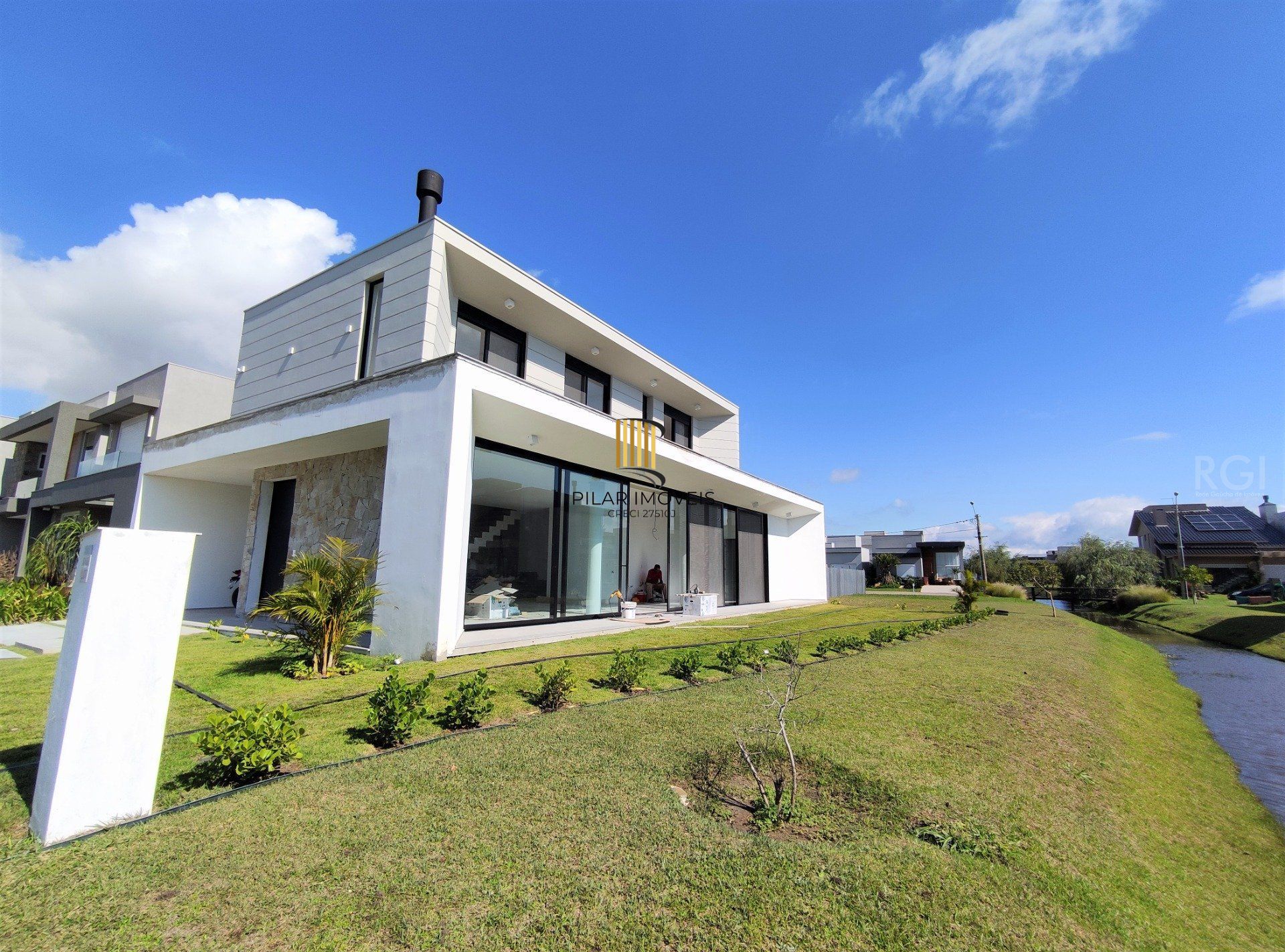 Casa Condominio 4 Dormitório(s) Bairro Centro