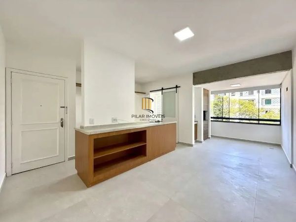 Apartamento 2 dormitórios, sacada com churrasqueira no Cristo Redentor