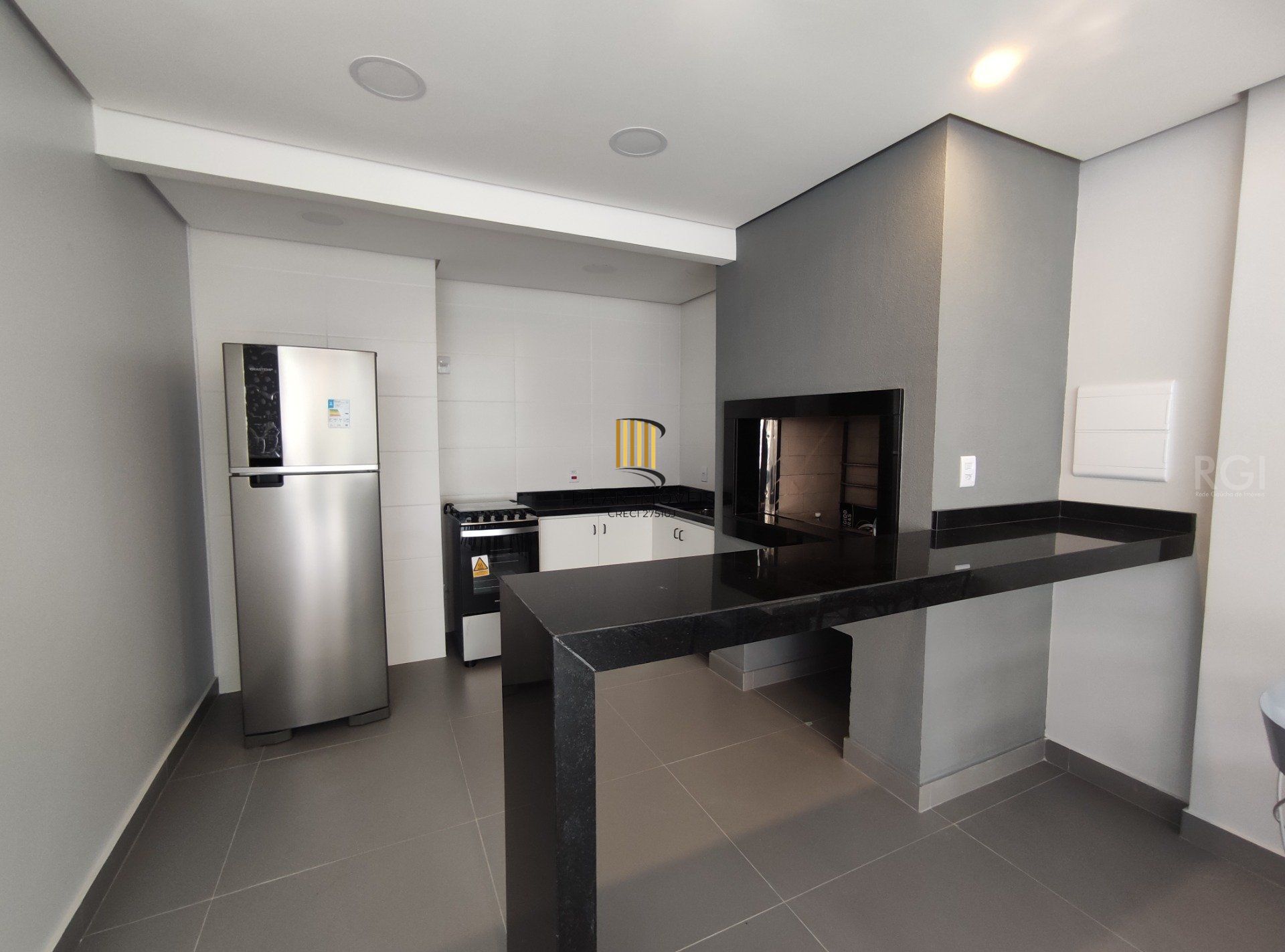 Duplex para Venda - 179.08m², 2 dormitórios, sendo 2 suites, 2 vagas - Petrópolis
